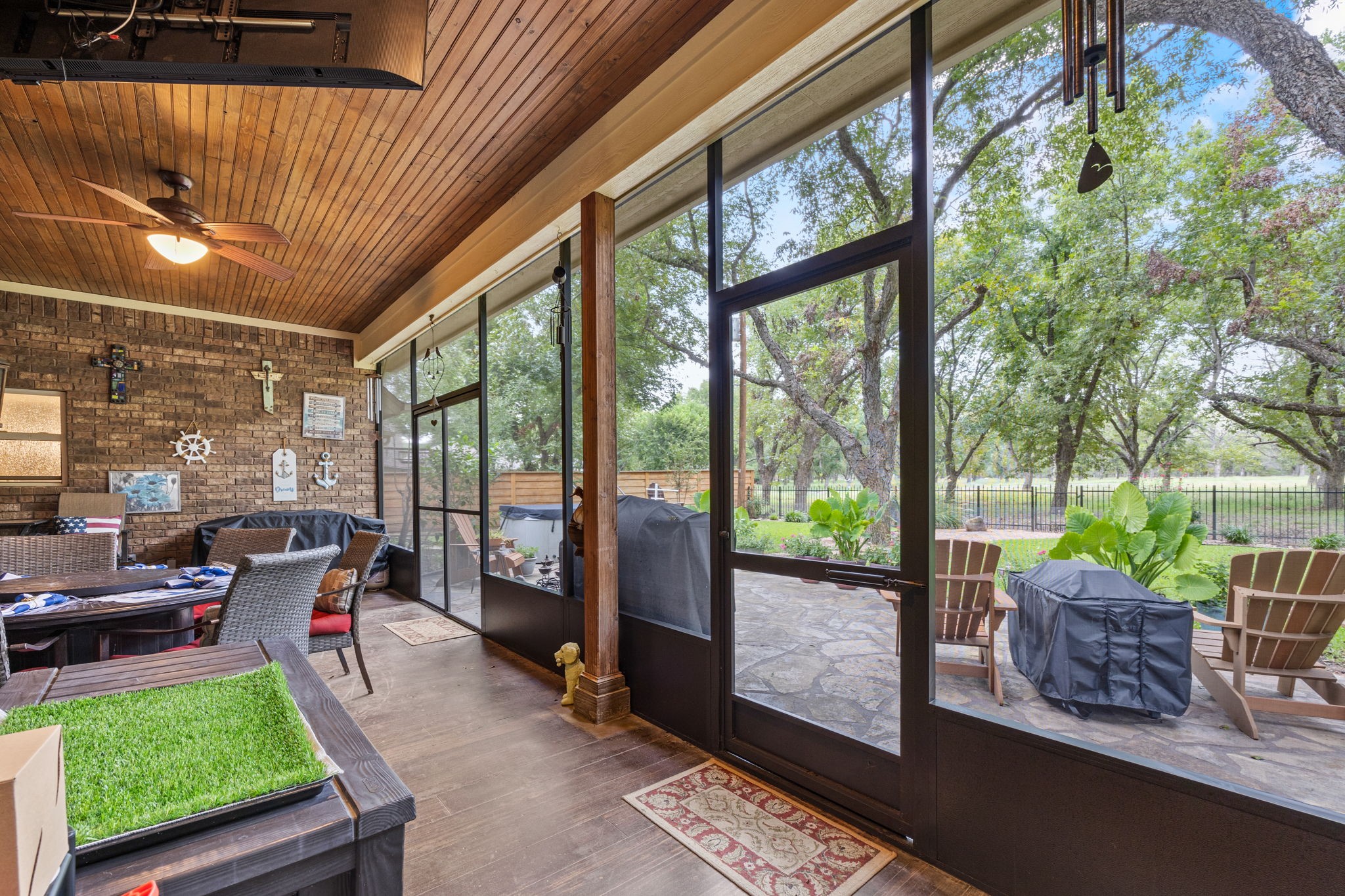 Granbury, Texas, 76049, United States, 3 Bedrooms Bedrooms, ,3 BathroomsBathrooms,Residential,For Sale,1927180