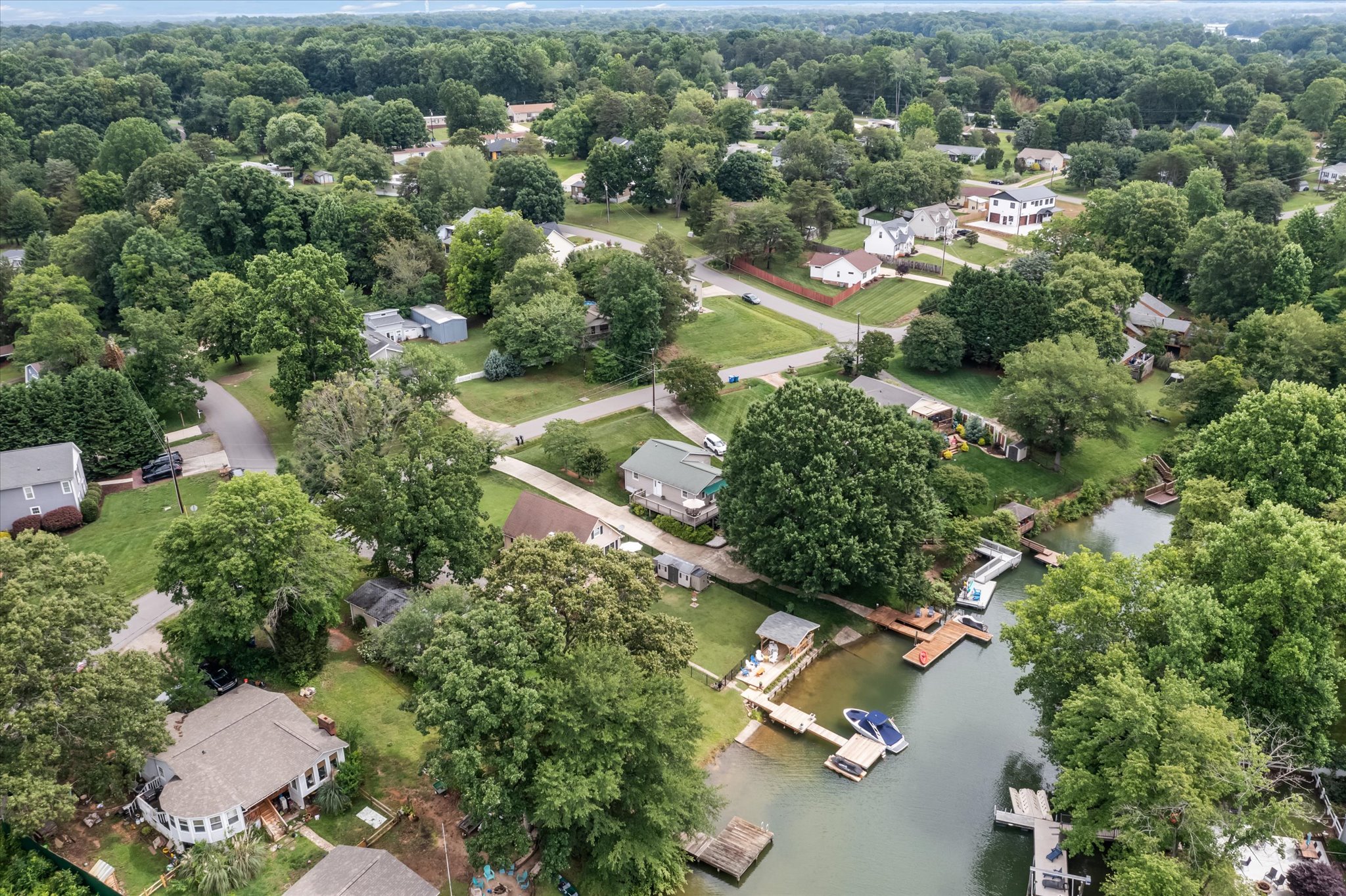 Mooresville, North Carolina, 28117, United States, 2 Bedrooms Bedrooms, ,3 BathroomsBathrooms,Residential,For Sale,1841557