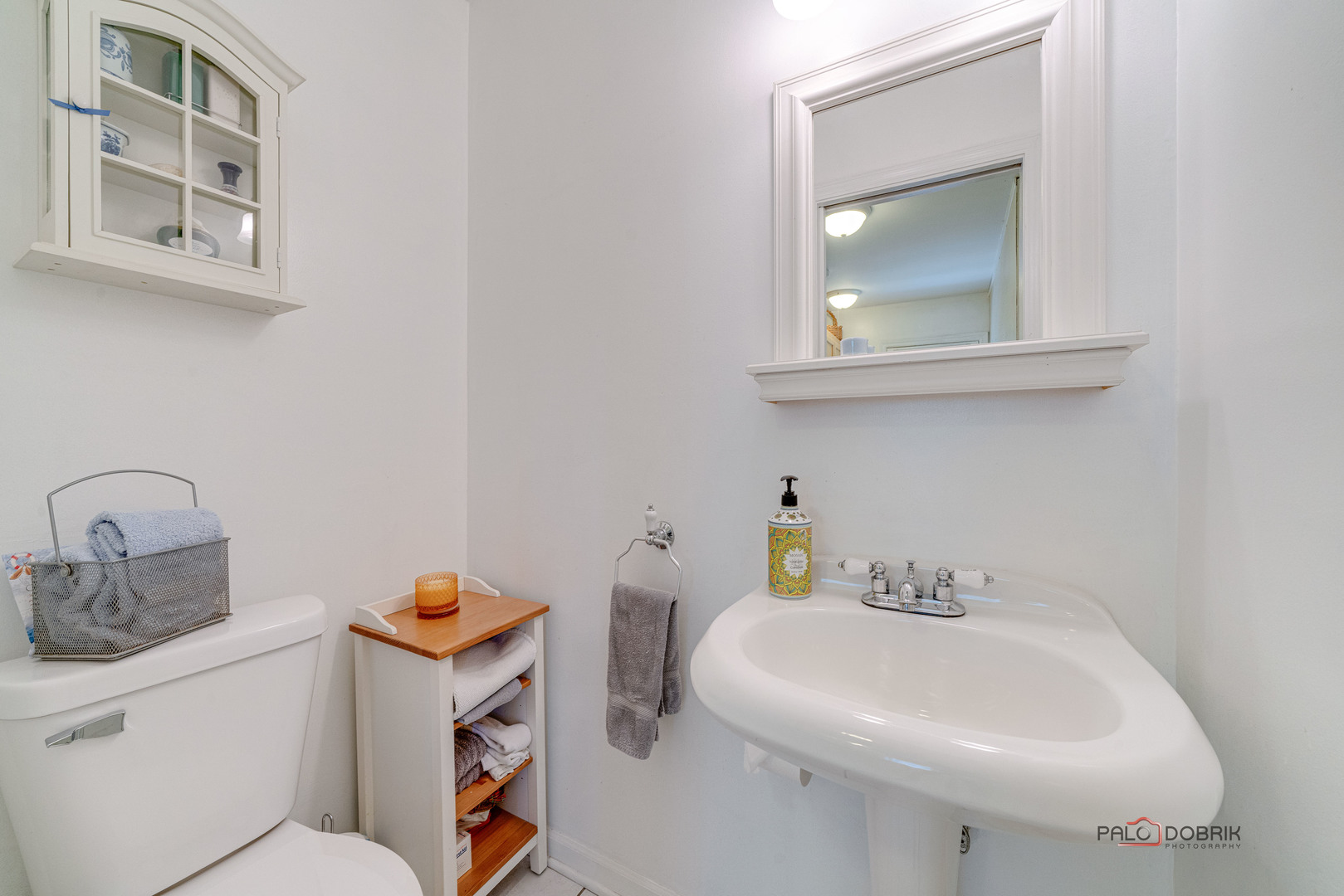 Arlington Heights, Illinois, 60005, United States, 4 Bedrooms Bedrooms, ,3 BathroomsBathrooms,Residential,For Sale,1919635
