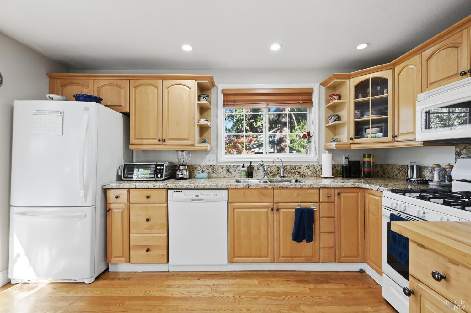 Santa Rosa, California, 95404, United States, 3 Bedrooms Bedrooms, ,2 BathroomsBathrooms,Residential,For Sale,2001731