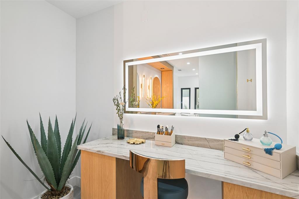Dallas, Texas, 75248, United States, 4 Bedrooms Bedrooms, ,4 BathroomsBathrooms,Residential,For Sale,1900656