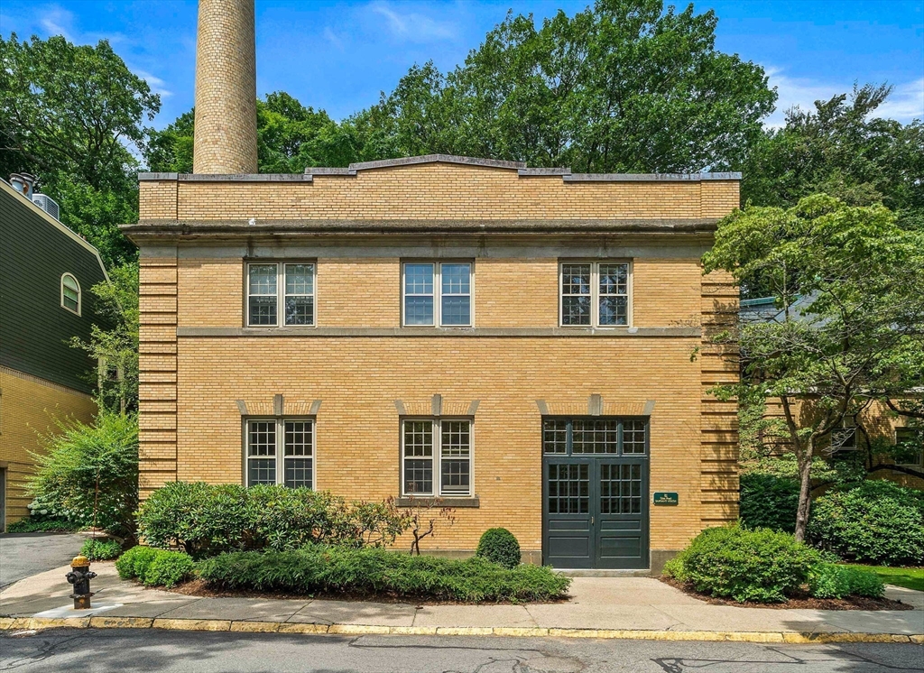 Brookline, Massachusetts, 02445, United States, 3 Bedrooms Bedrooms, ,2 BathroomsBathrooms,Residential,For Sale,1891424