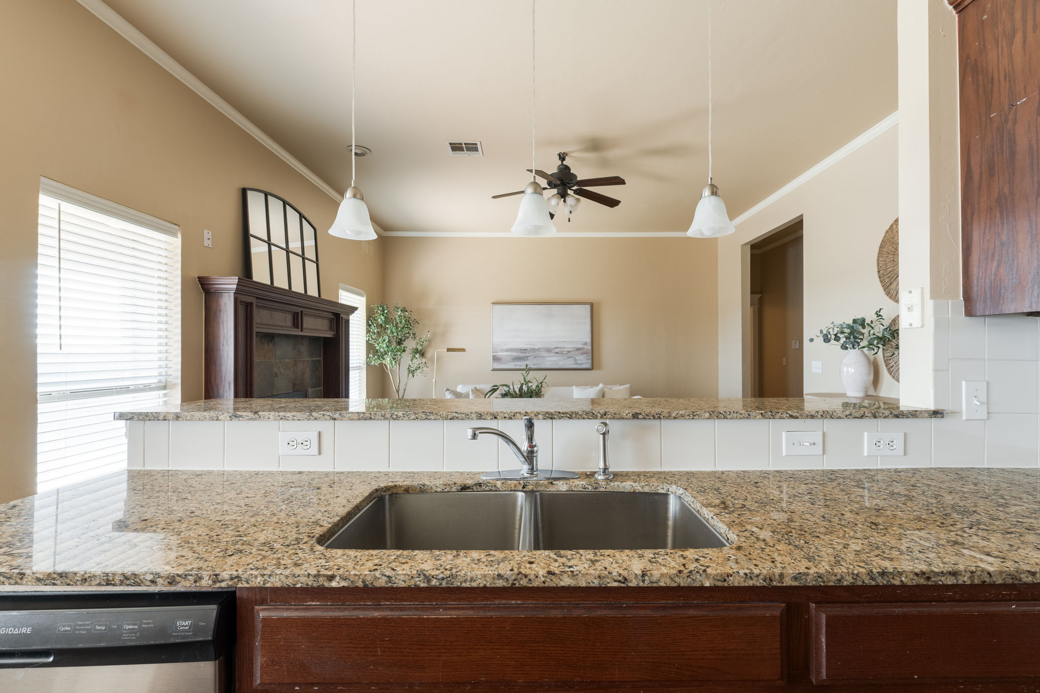  16428 Village Common Drive, Edmond, OK 73013 - 物件實景