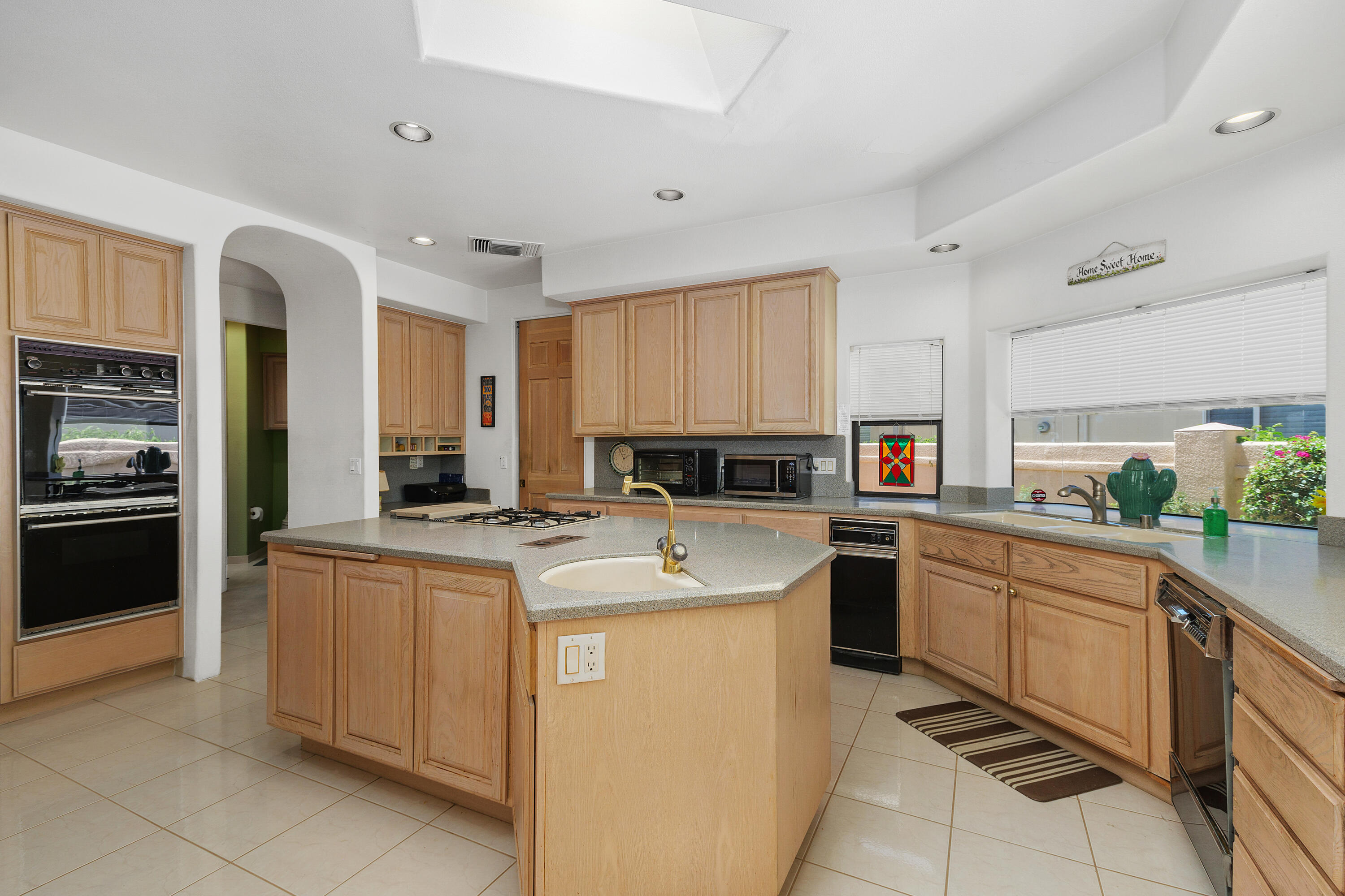 Palm Desert, California, 92211, United States, 4 Bedrooms Bedrooms, ,5 BathroomsBathrooms,Residential,For Sale,1857873