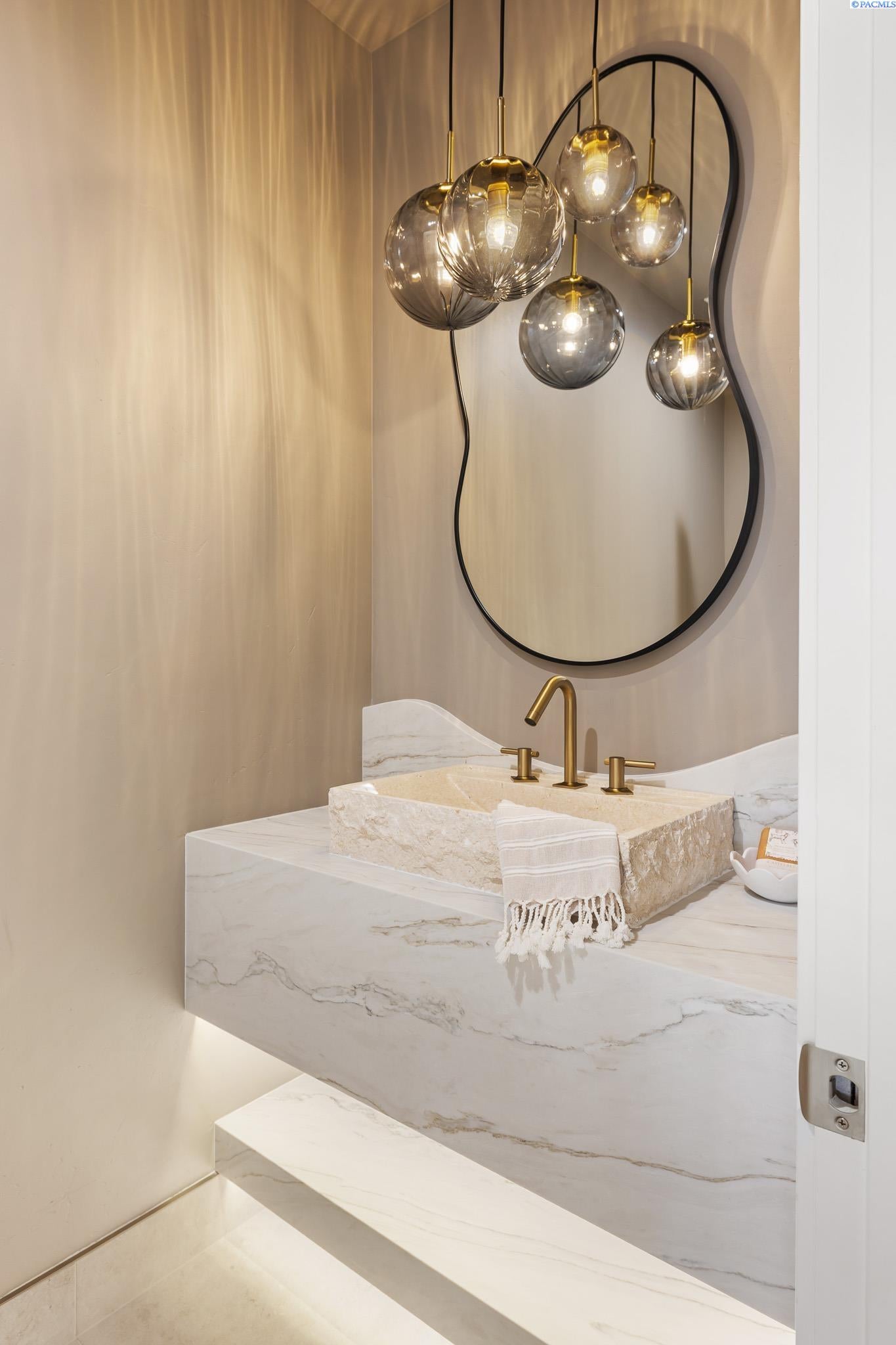 Richland, Washington, 99352, United States, 4 Bedrooms Bedrooms, ,2 BathroomsBathrooms,Residential,For Sale,2000118