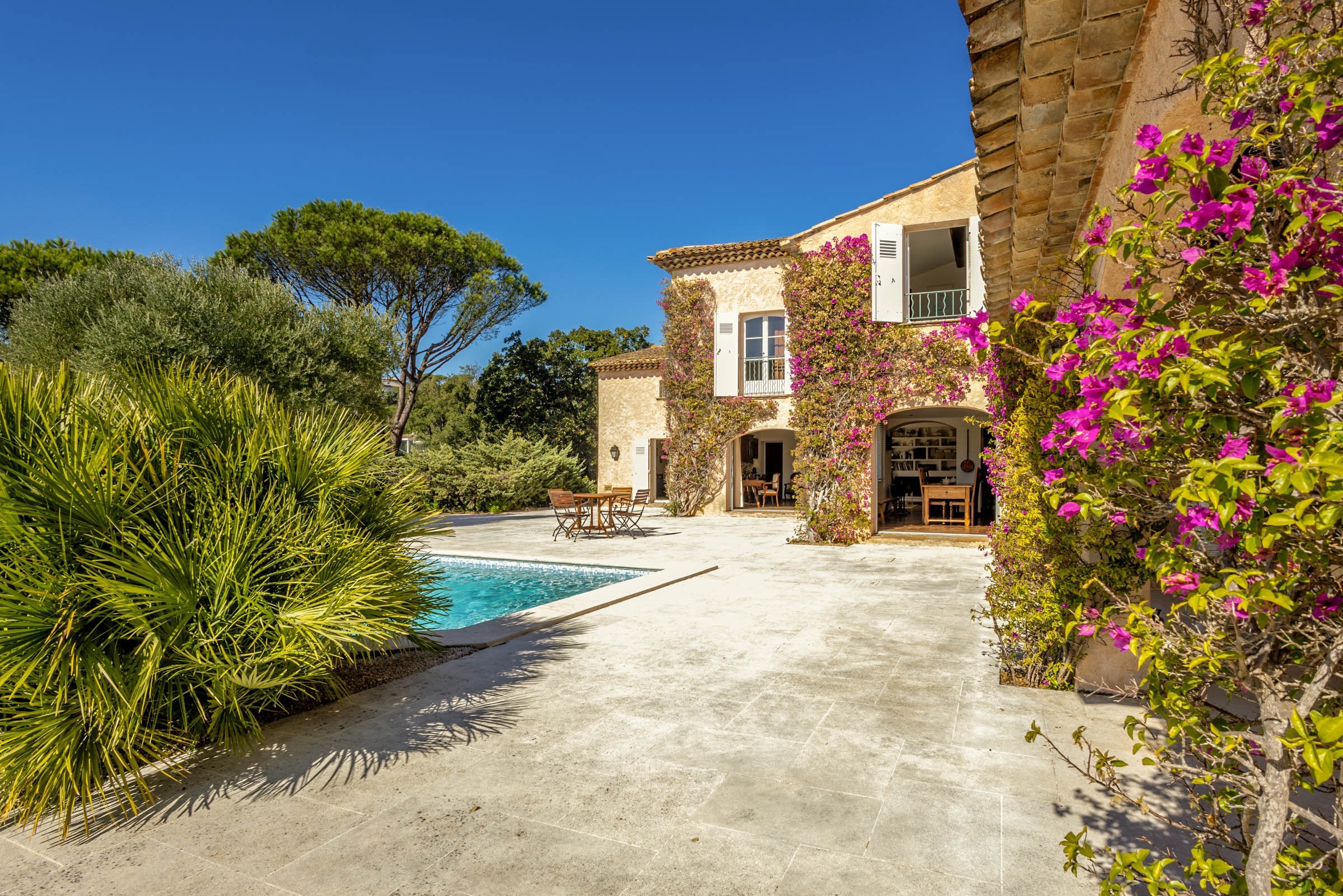  Provençal villa with pool for sale in Grimaud, near Guerrevieille beach - 物件實景
