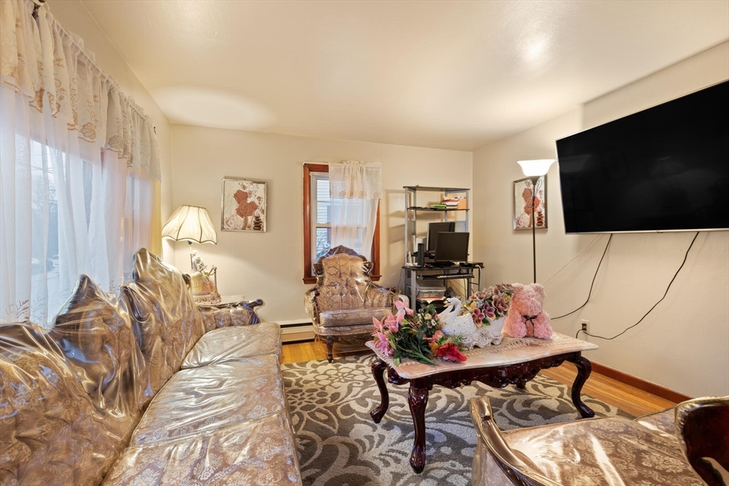 Boston, Massachusetts, 02136, United States, 3 Bedrooms Bedrooms, ,3 BathroomsBathrooms,Residential,For Sale,2002210