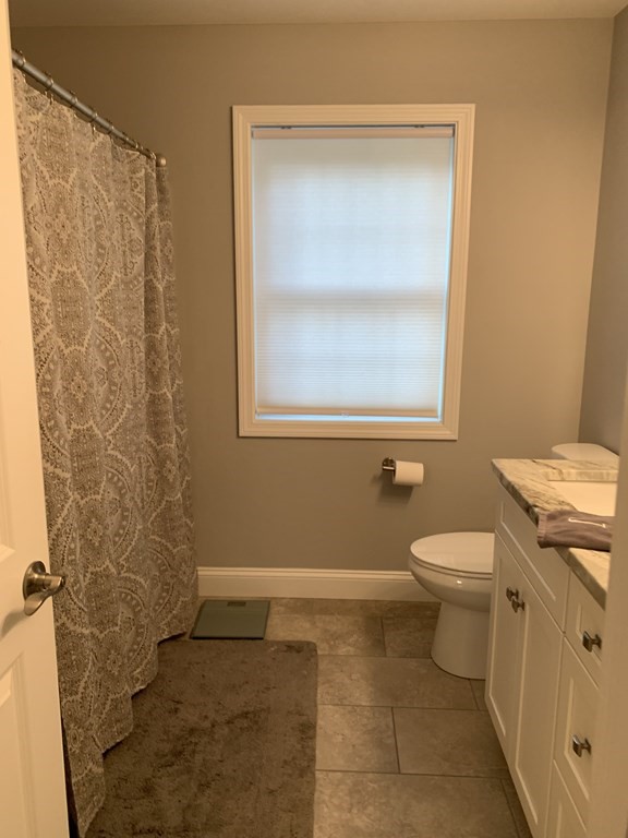 Derry, New Hampshire, 03038, United States, 4 Bedrooms Bedrooms, ,3 BathroomsBathrooms,Residential,For Sale,1942681