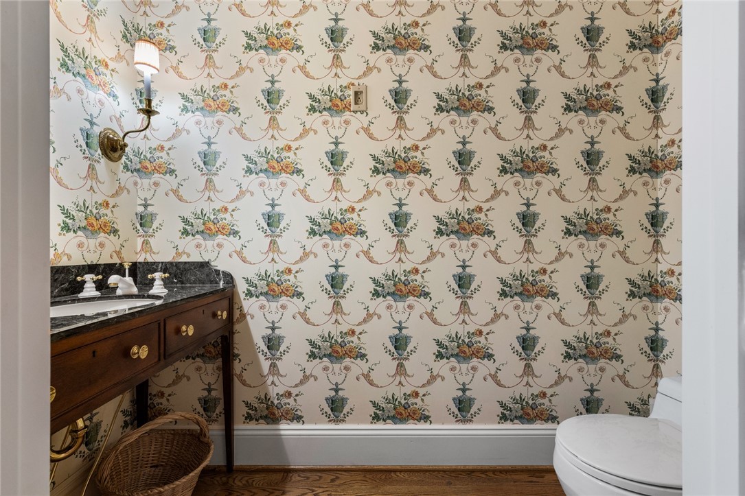 Harrison, Arkansas, 72601, United States, 4 Bedrooms Bedrooms, ,5 BathroomsBathrooms,Residential,For Sale,1989365