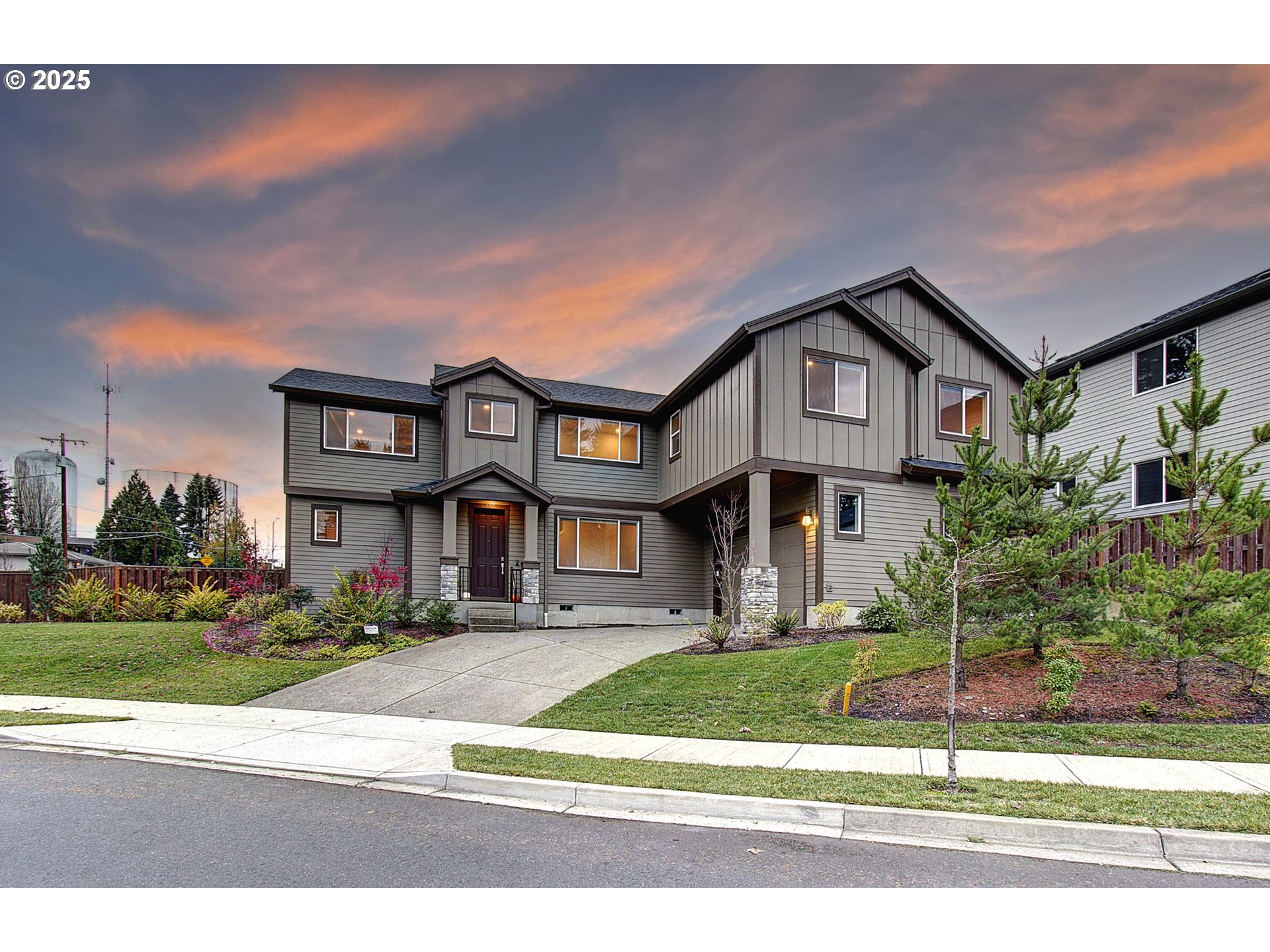 Vancouver, Washington, 98665, United States, 4 Bedrooms Bedrooms, ,2 BathroomsBathrooms,Residential,For Sale,2000903