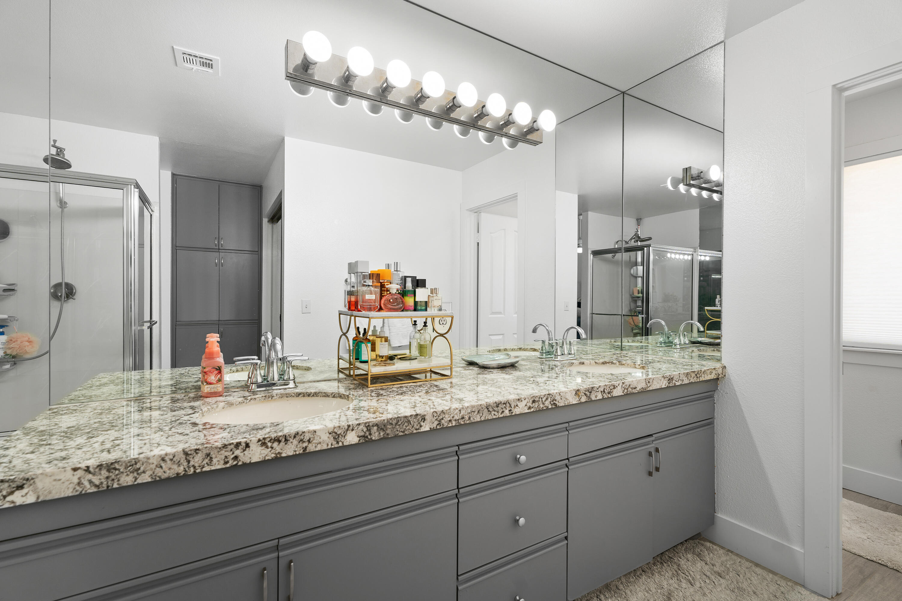 Palm Desert, California, 92211, United States, 4 Bedrooms Bedrooms, ,3 BathroomsBathrooms,Residential,For Sale,1938819