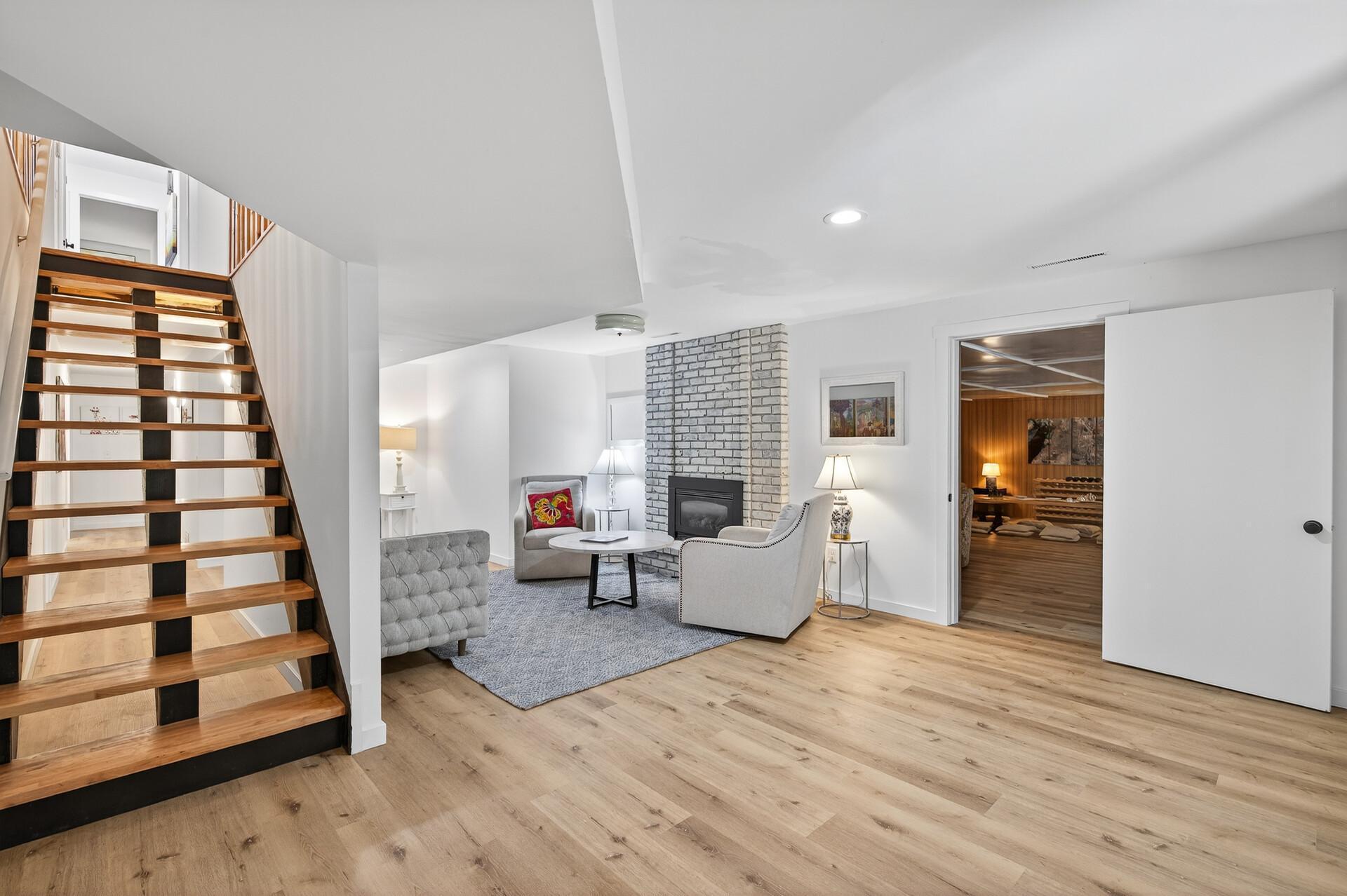 Plymouth, Minnesota, 55441, United States, 5 Bedrooms Bedrooms, ,2 BathroomsBathrooms,Residential,For Sale,1989260