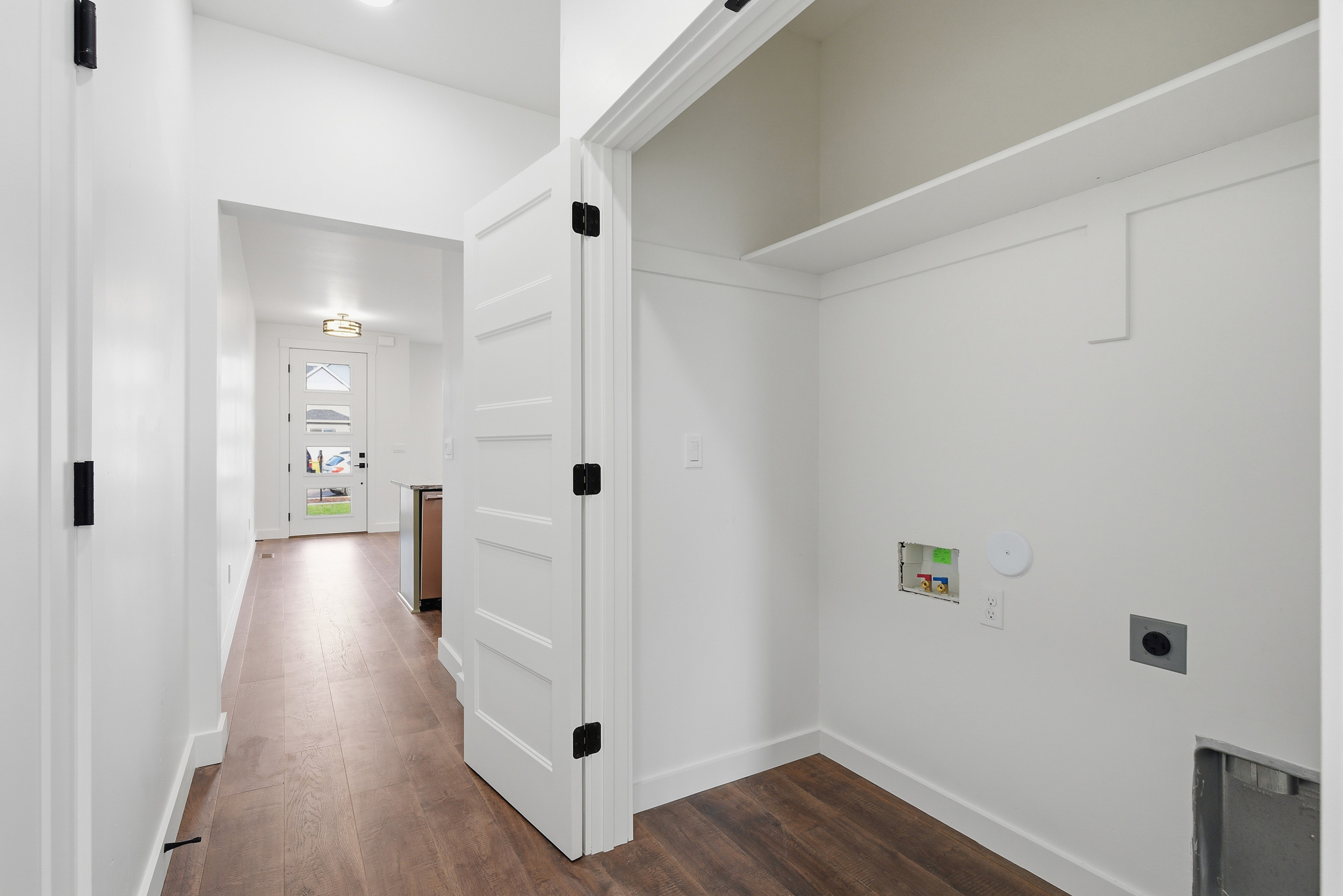 Sandpoint, Idaho, 83864, United States, 3 Bedrooms Bedrooms, ,3 BathroomsBathrooms,Residential,For Sale,2006099