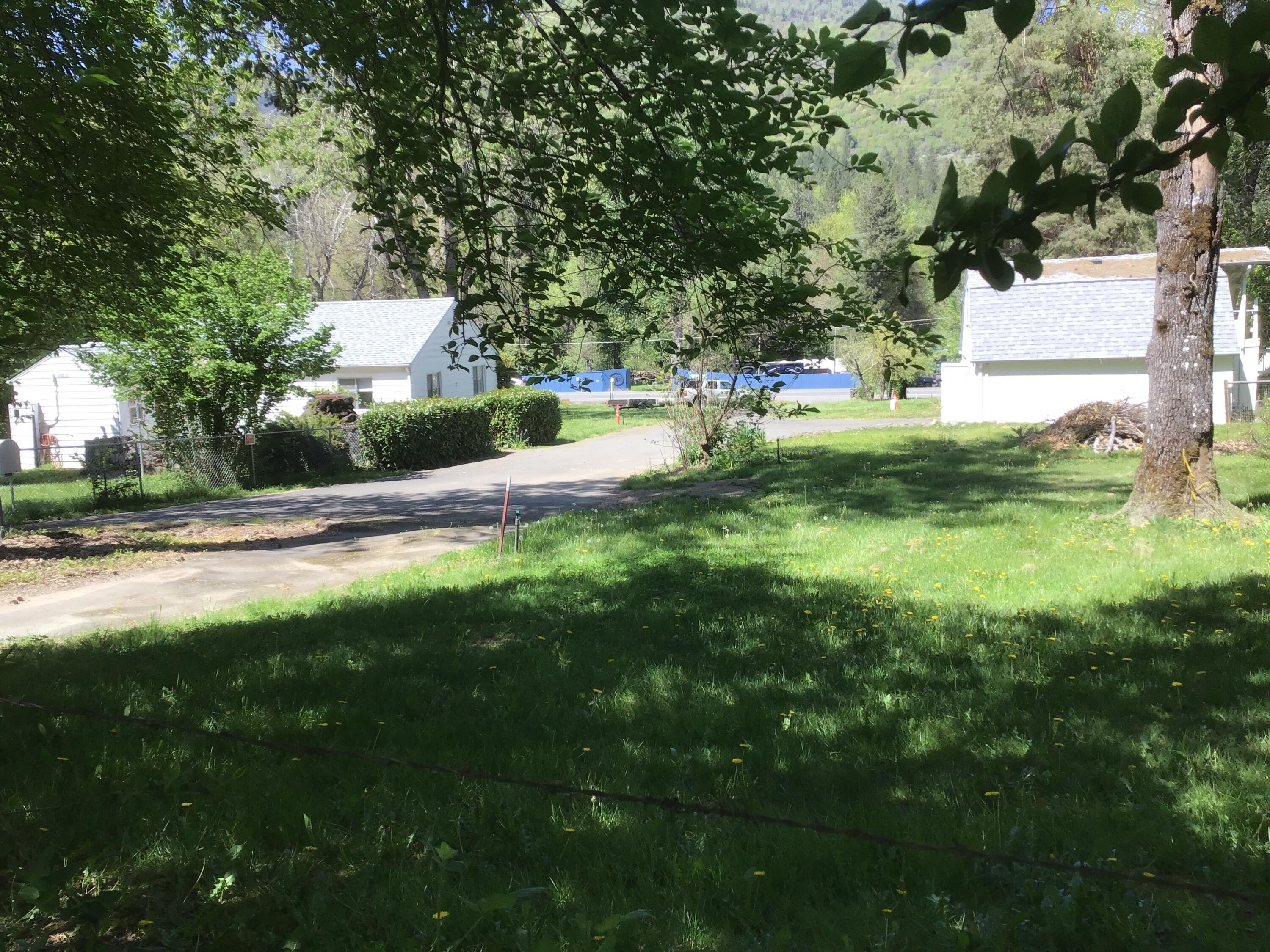 Grants Pass, Oregon, 97527, United States, 4 Bedrooms Bedrooms, ,3 BathroomsBathrooms,Residential,For Sale,1984338