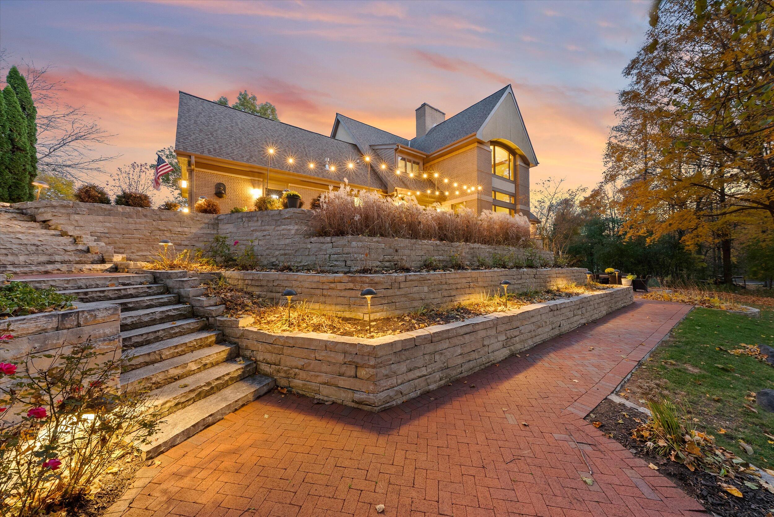 Grafton, Wisconsin, 53024, United States, 4 Bedrooms Bedrooms, ,6 BathroomsBathrooms,Residential,For Sale,1989565