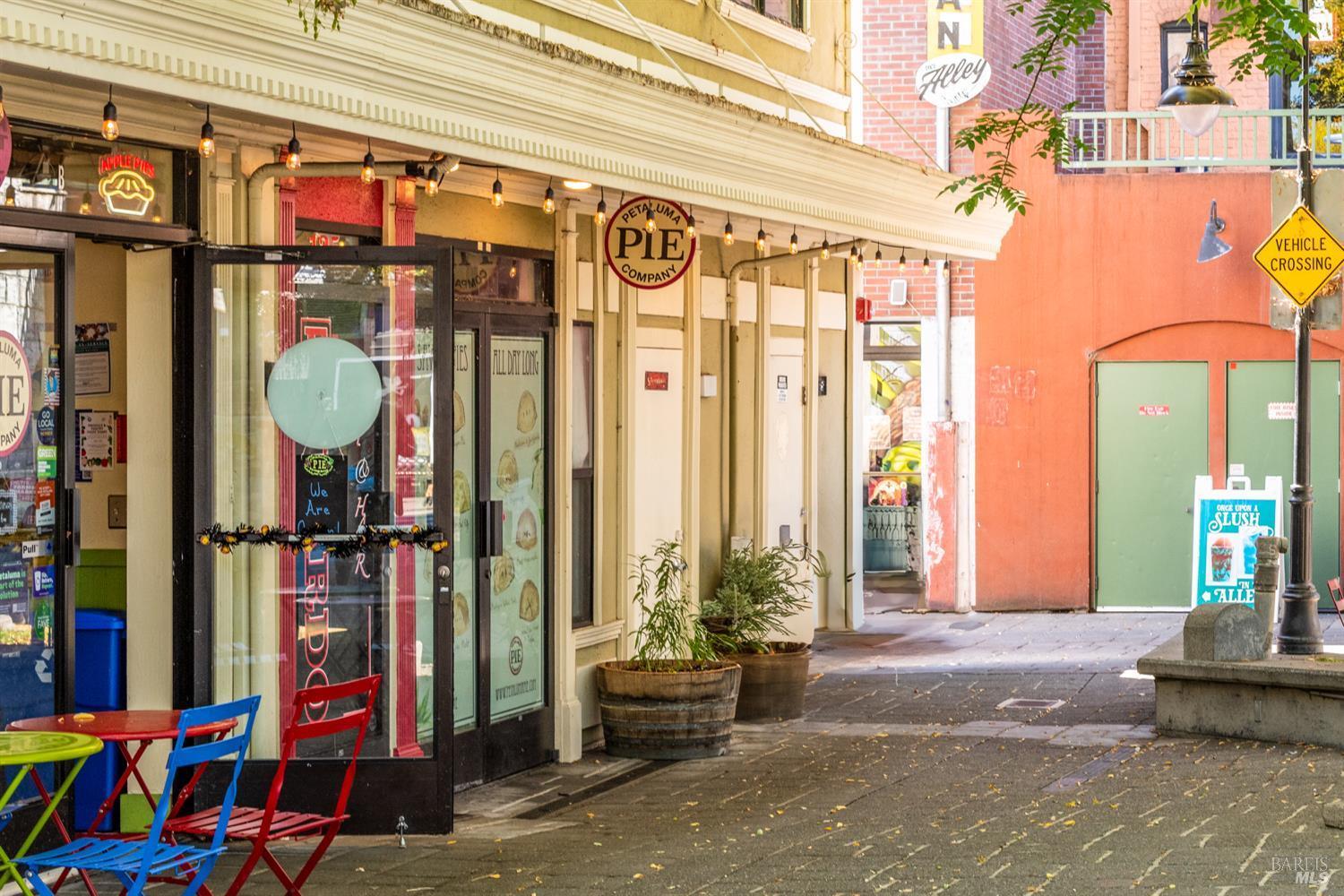 Petaluma, California, 94952, United States, ,Residential,For Sale,1992562