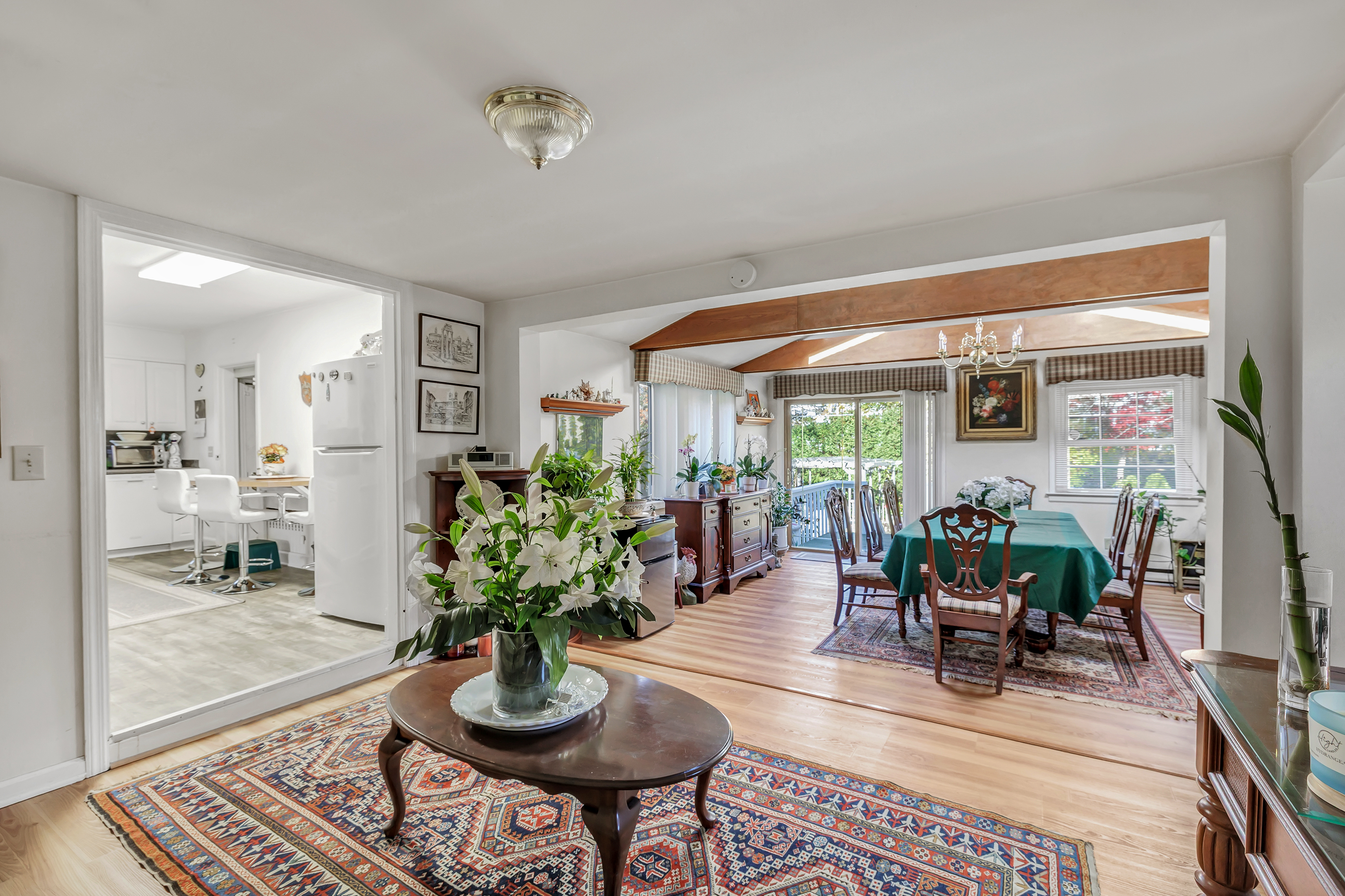 Stratford, Connecticut, 06614, United States, 4 Bedrooms Bedrooms, ,4 BathroomsBathrooms,Residential,For Sale,1996522