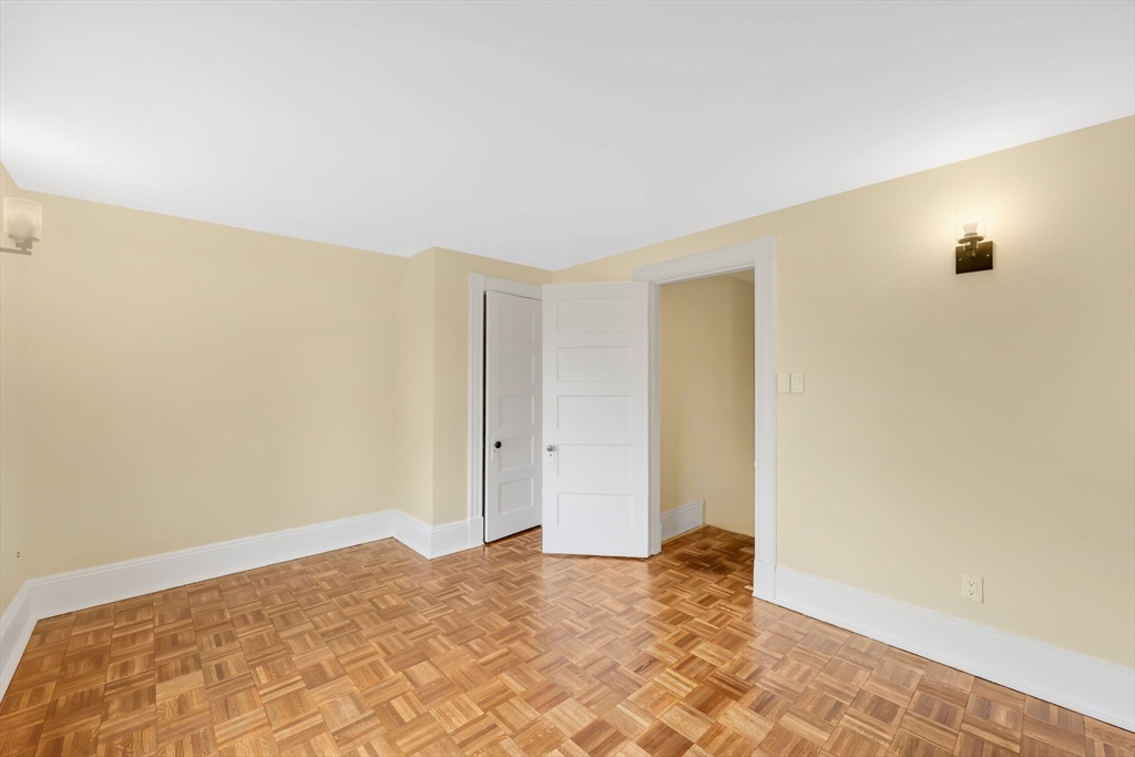 Springfield, Massachusetts, 01108, United States, 7 Bedrooms Bedrooms, ,2 BathroomsBathrooms,Residential,For Sale,2040283