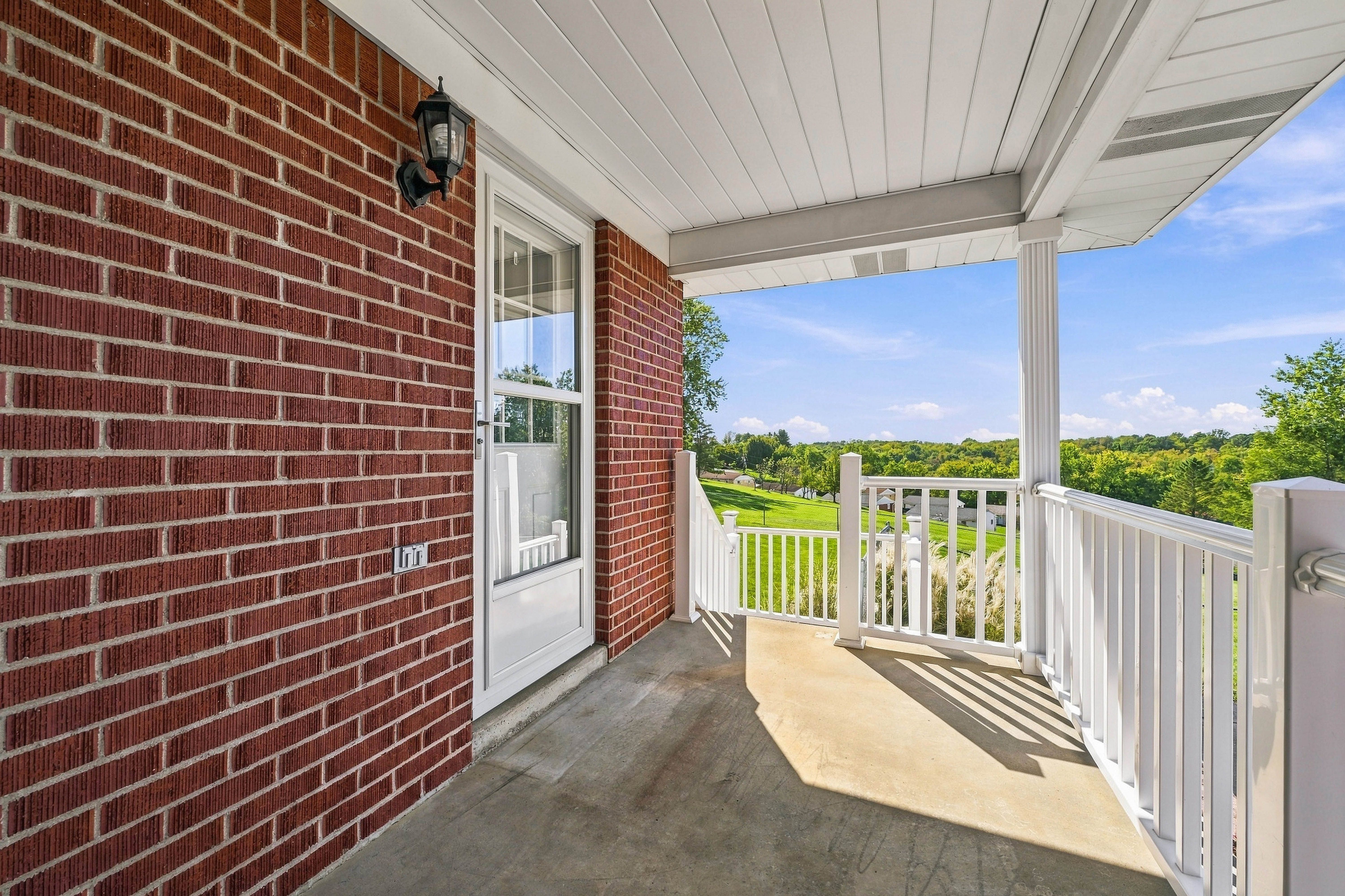  16 South Rolling Hills Avenue, Irwin, PA 15642 - 物件實景