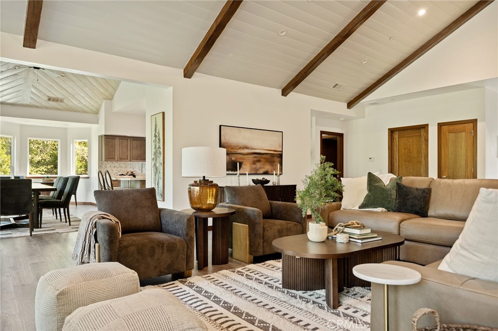 Lake Arrowhead, California, 92352, United States, 4 Bedrooms Bedrooms, ,5 BathroomsBathrooms,Residential,For Sale,1989465