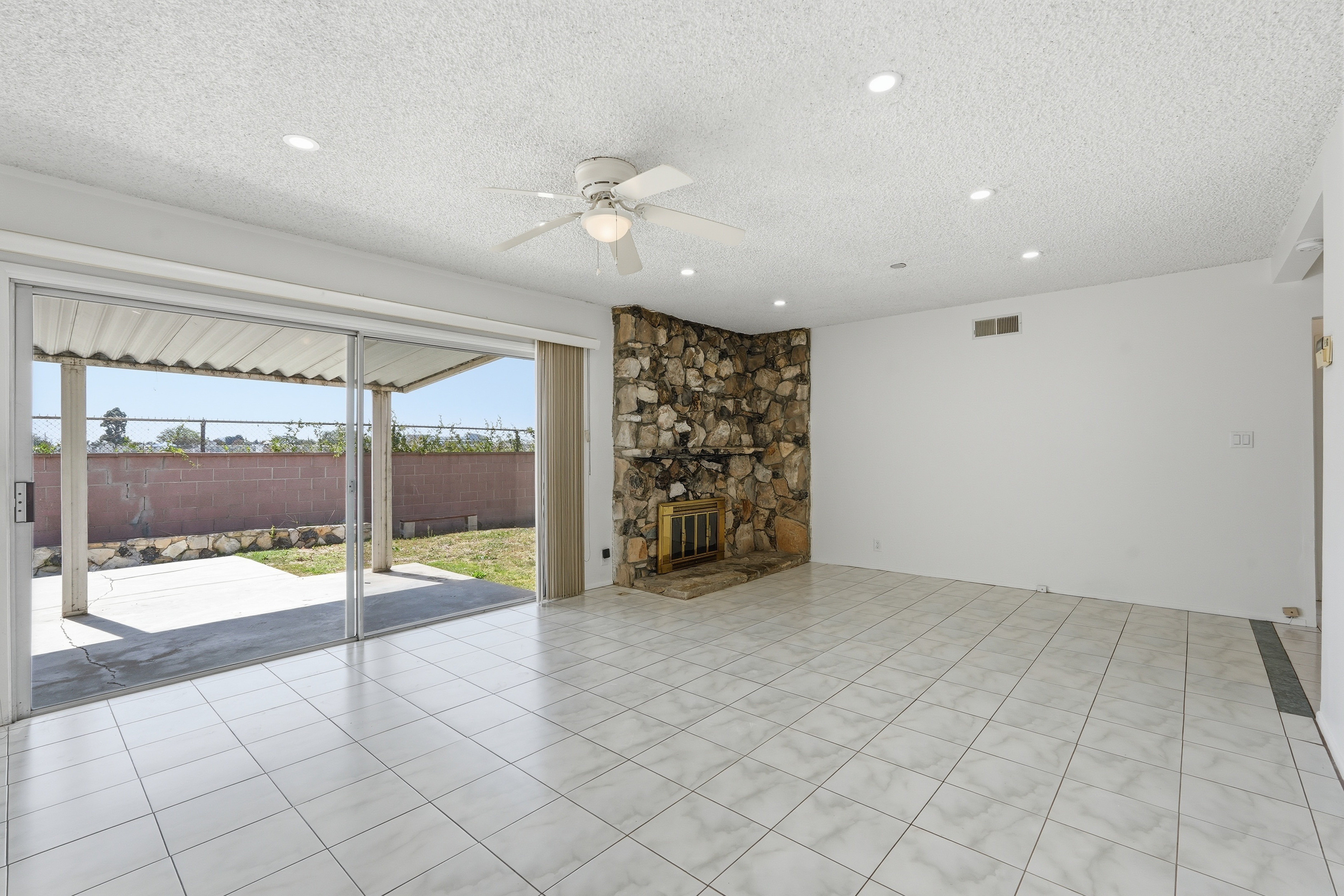 15627 Prairie Avenue, Lawndale, CA 90260 - 物件實景