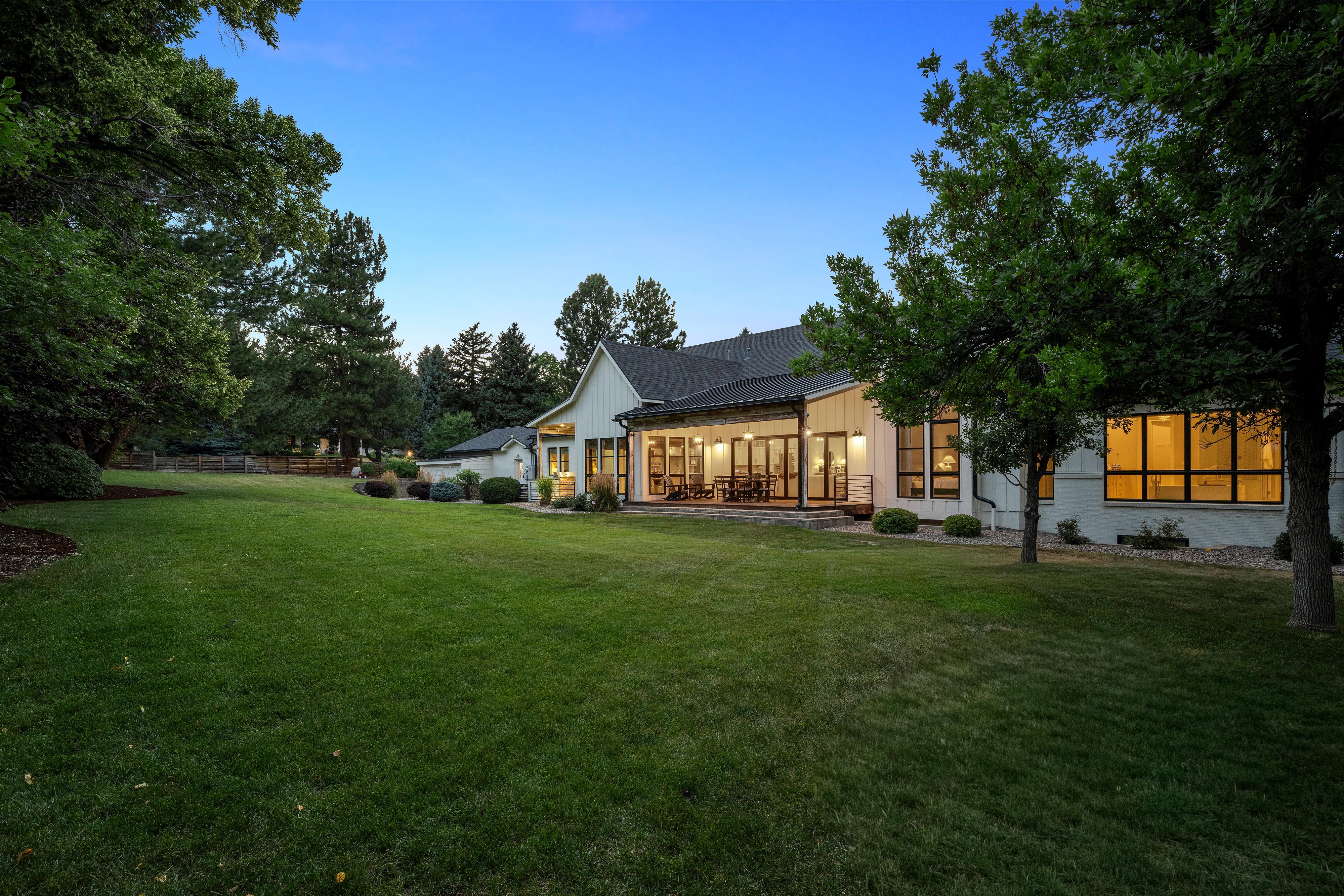  Modern Cherry Hills Masterpiece: Rare Main-Floor Luxury - 物件實景