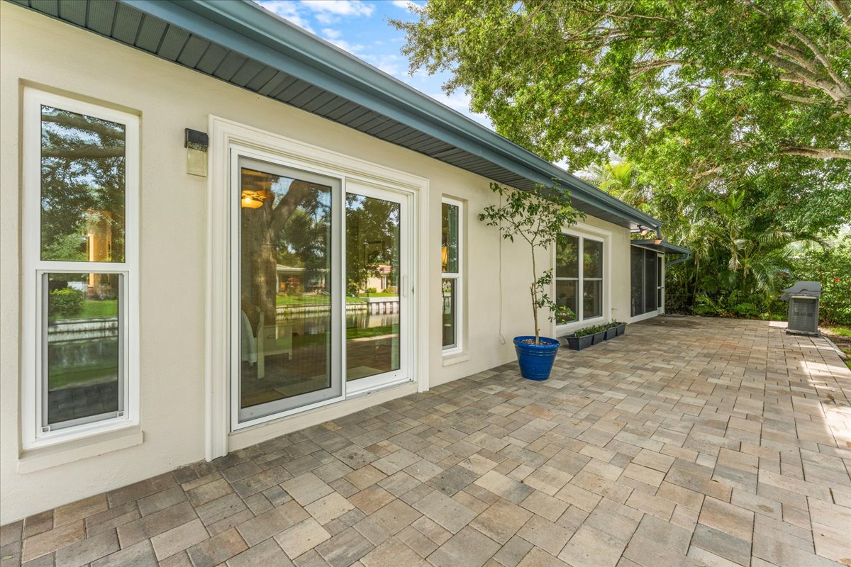Seminole, Florida, 33772, United States, 3 Bedrooms Bedrooms, ,2 BathroomsBathrooms,Residential,For Sale,2048345