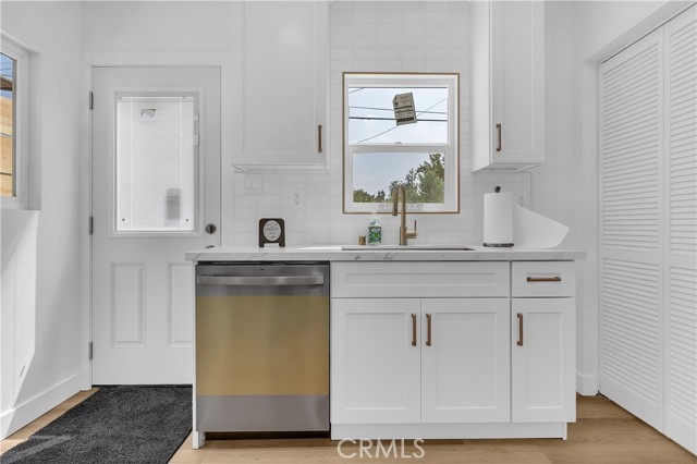 Los Angeles, California, 90032, United States, 4 Bedrooms Bedrooms, ,2 BathroomsBathrooms,Residential,For Sale,1916443