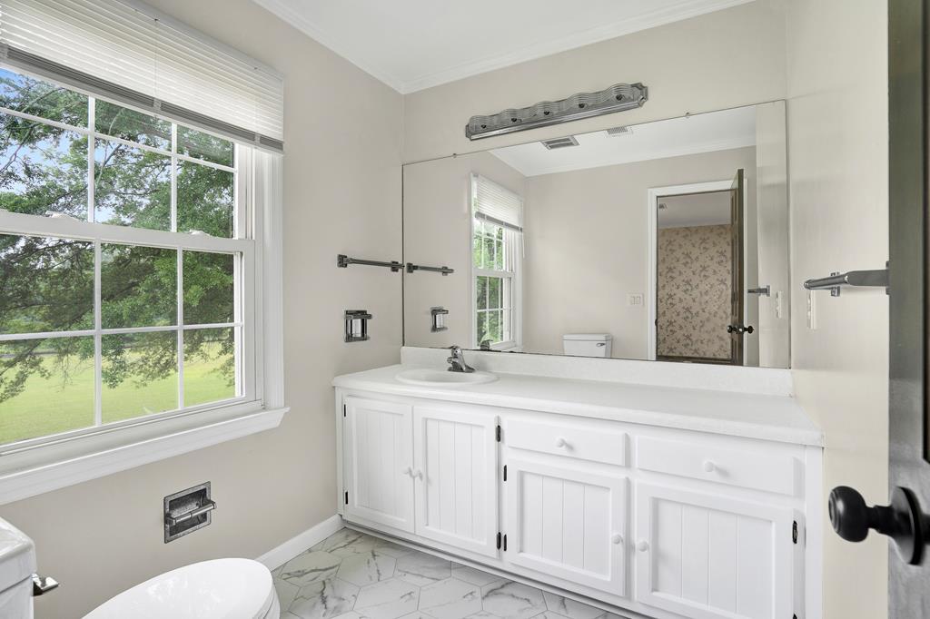 DALTON, Georgia, 30720, United States, 5 Bedrooms Bedrooms, ,3 BathroomsBathrooms,Residential,For Sale,1939085