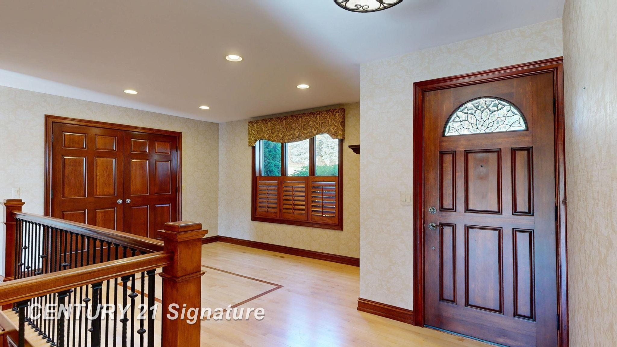 Fenton, Michigan, 48430, United States, 6 Bedrooms Bedrooms, ,4 BathroomsBathrooms,Residential,For Sale,1976063