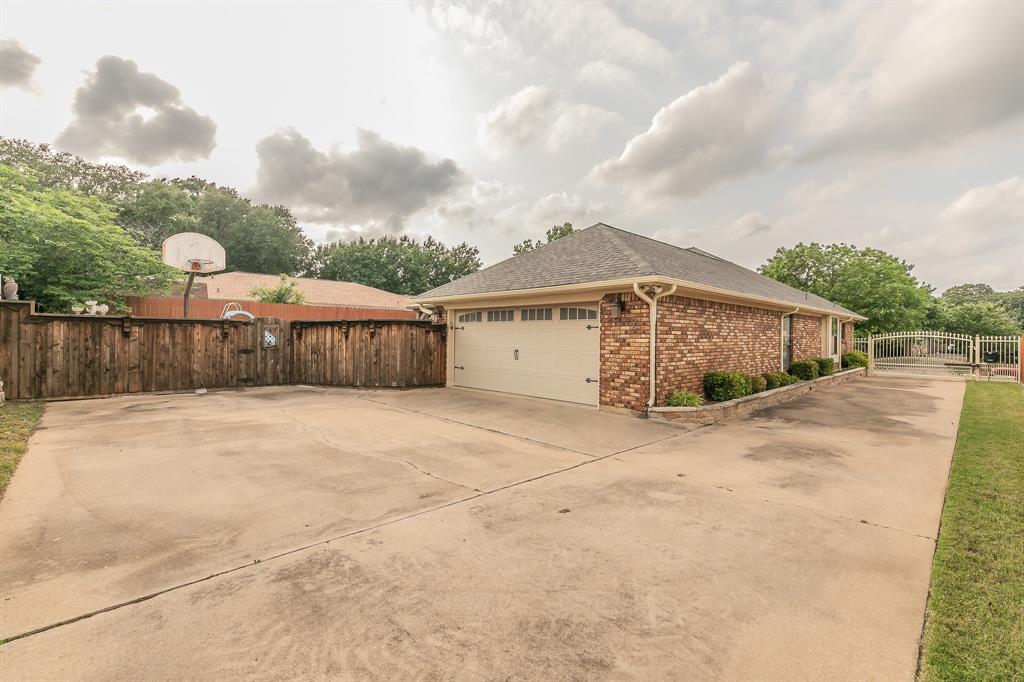 Bedford, Texas, 76021, United States, 3 Bedrooms Bedrooms, ,2 BathroomsBathrooms,Residential,For Sale,1942706