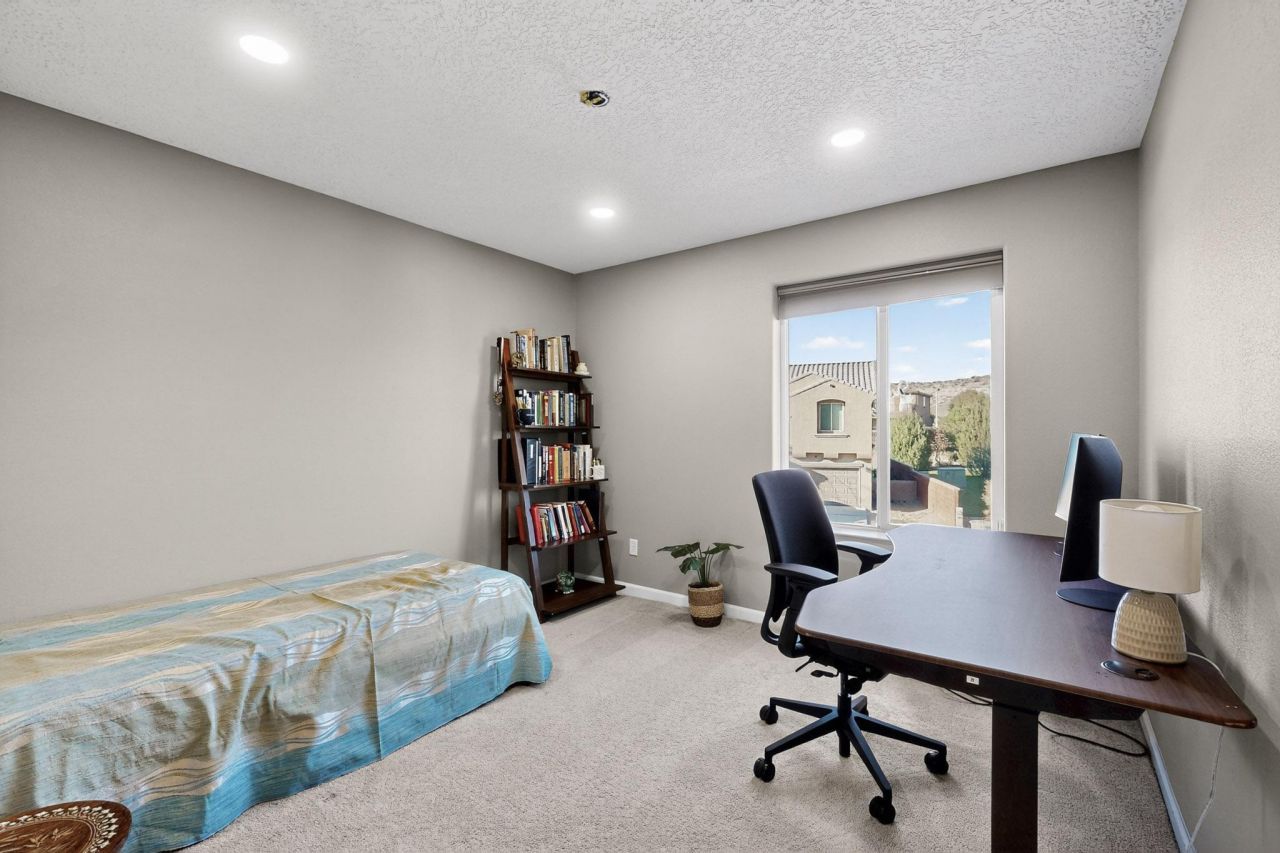 Rio Rancho, New Mexico, 87124, United States, 5 Bedrooms Bedrooms, ,3 BathroomsBathrooms,Residential,For Sale,1991836