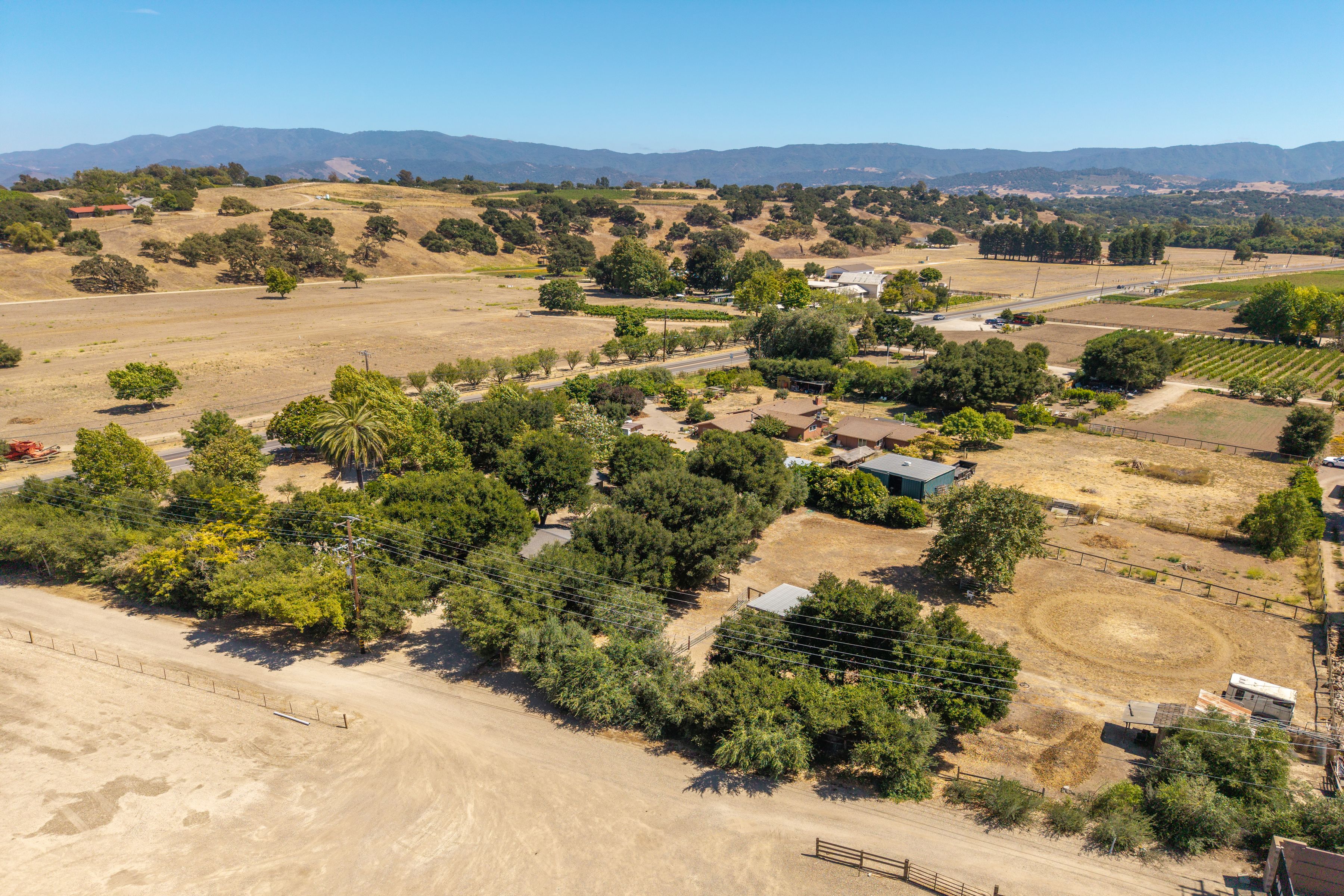  1.75 Acres in the Heart of the Valley - 物件實景