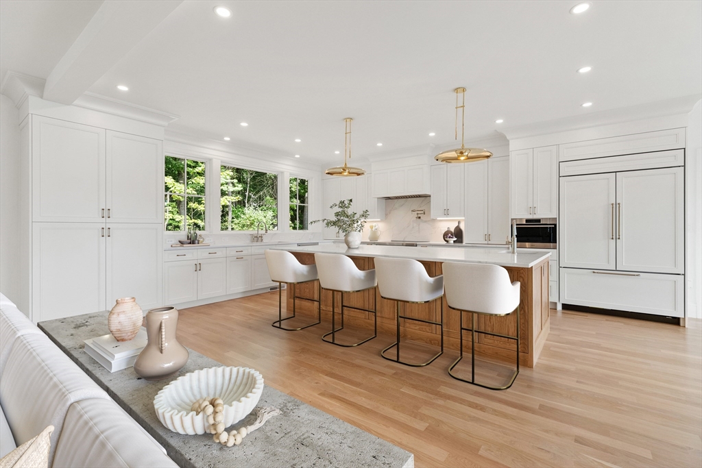 Lexington, Massachusetts, 02421, United States, 5 Bedrooms Bedrooms, ,7 BathroomsBathrooms,Residential,For Sale,1913720