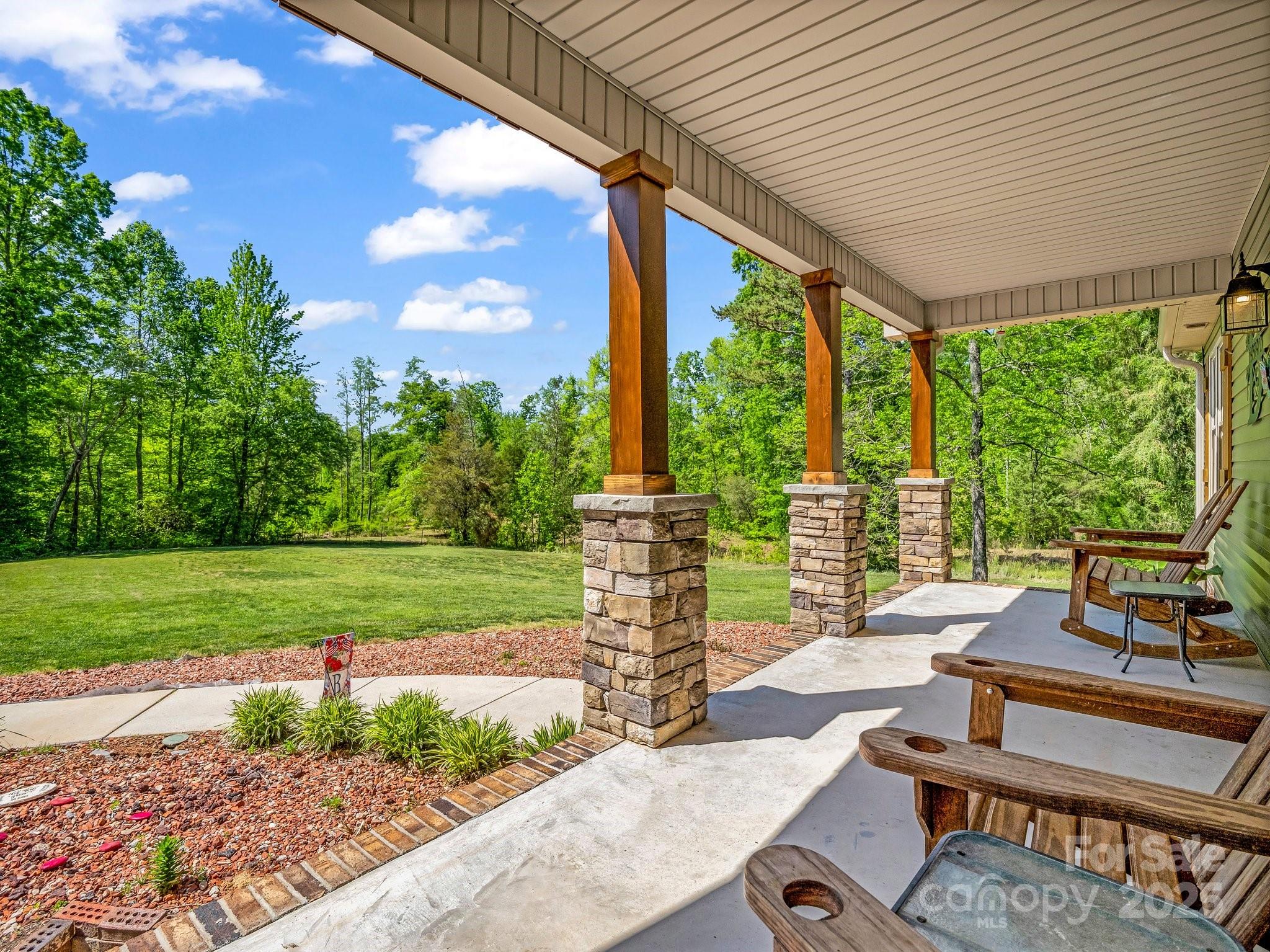 Lincolnton, North Carolina, 28092, United States, 3 Bedrooms Bedrooms, ,3 BathroomsBathrooms,Residential,For Sale,2005989