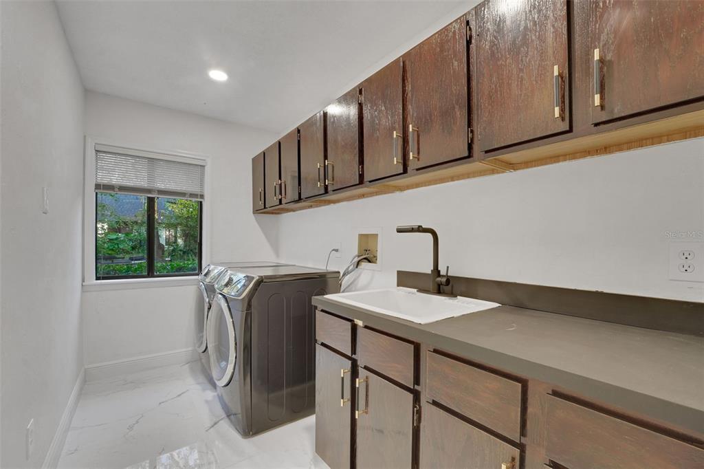 Longwood, Florida, 32779, United States, 4 Bedrooms Bedrooms, ,4 BathroomsBathrooms,Residential,For Sale,2002906