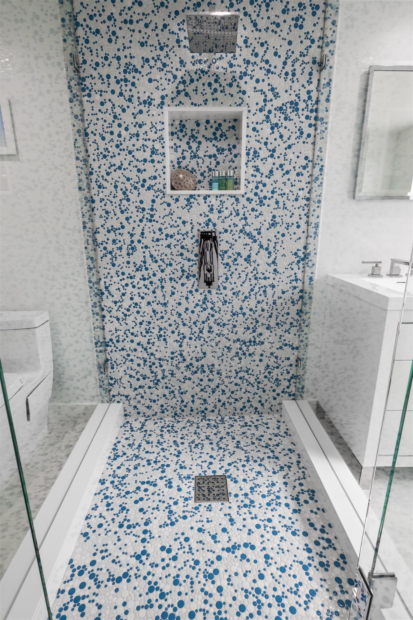 165 Bayview Drive, ISLAMORADA, Florida, 33036, United States, 6 Bedrooms Bedrooms, ,4 BathroomsBathrooms,Residential,For Sale,165 Bayview Drive,1676800