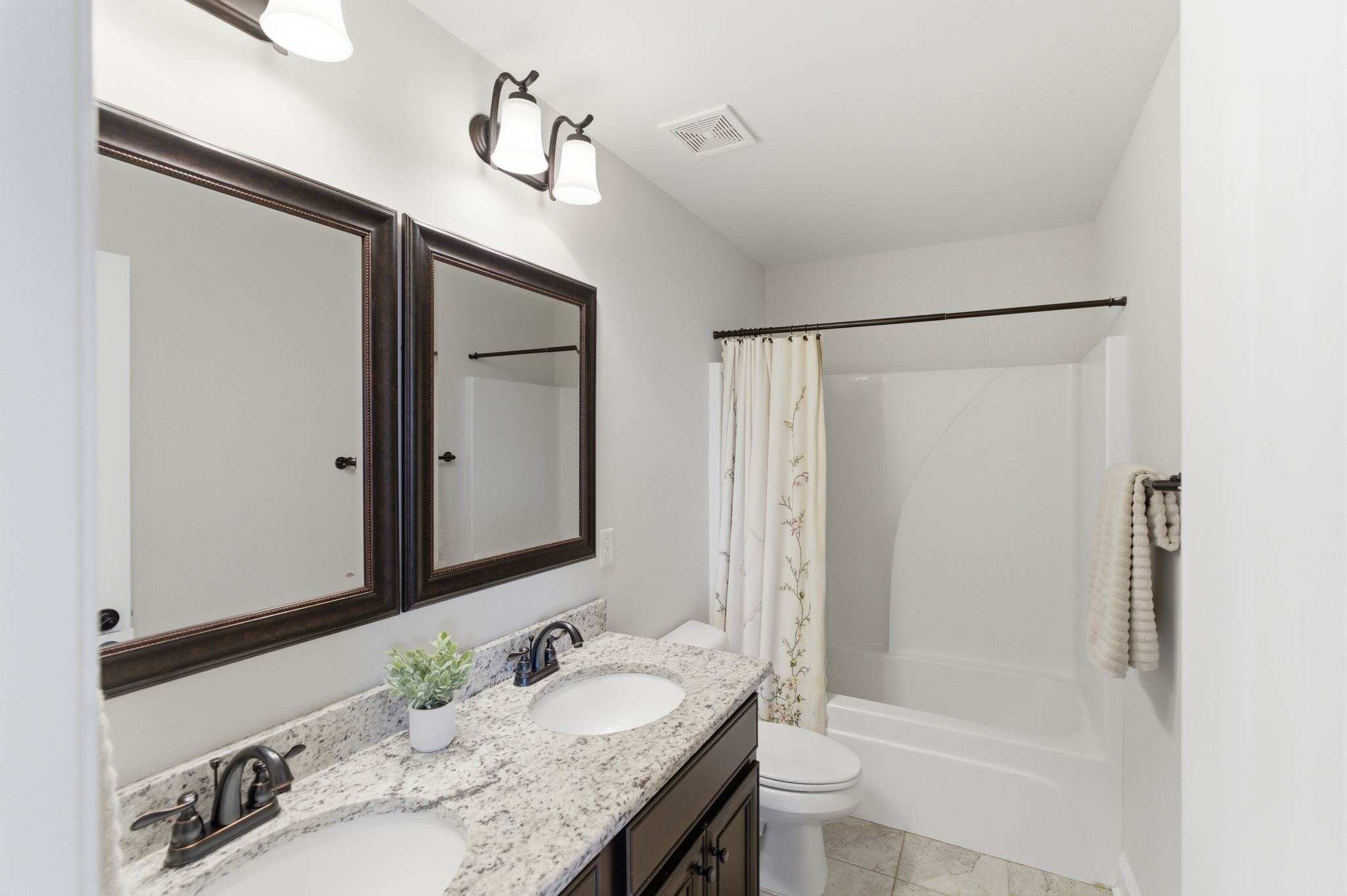  1007 Azalea Ct S, Ashland City, TN, 37015 - 物件實景