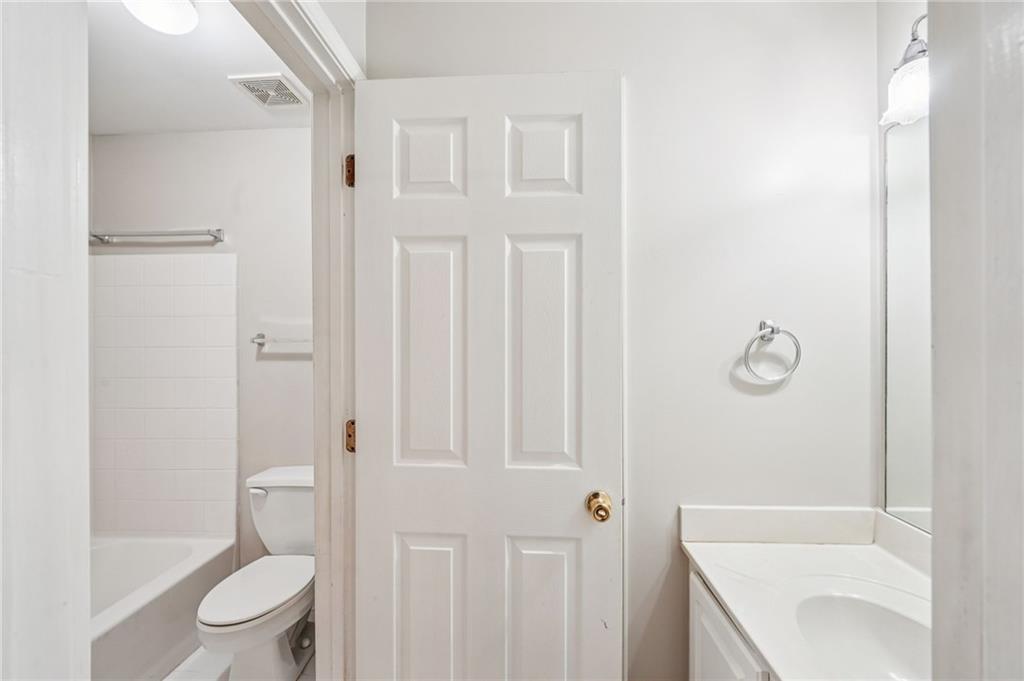 Kennesaw, Georgia, 30144, United States, 5 Bedrooms Bedrooms, ,3 BathroomsBathrooms,Residential,For Sale,1942982