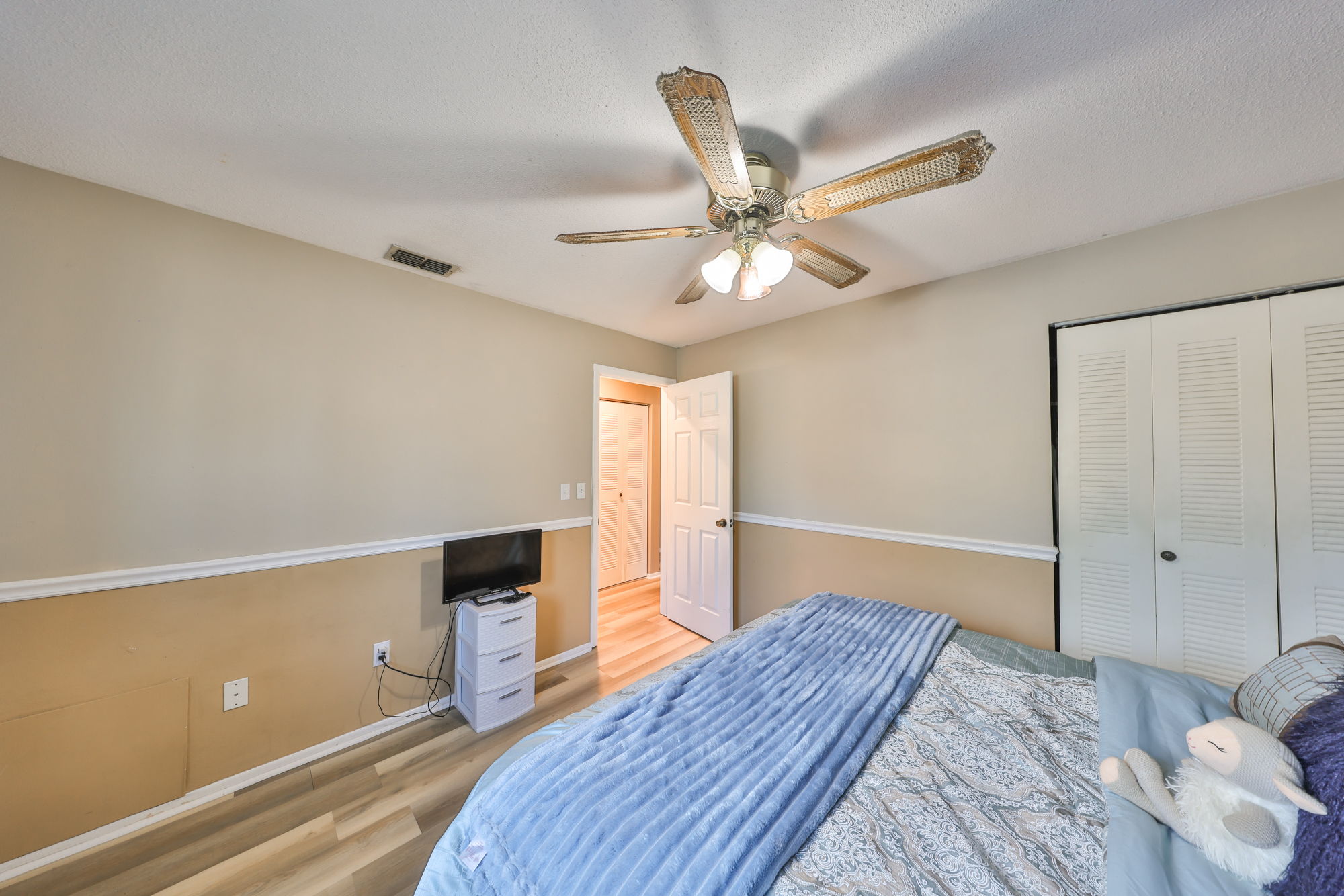 Seminole, Florida, 33772, United States, 4 Bedrooms Bedrooms, ,2 BathroomsBathrooms,Residential,For Sale,2013302
