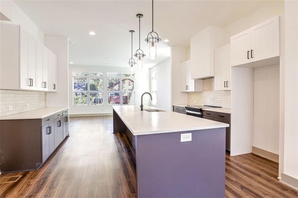 Atlanta, Georgia, 30307, United States, 3 Bedrooms Bedrooms, ,4 BathroomsBathrooms,Residential,For Sale,1837397