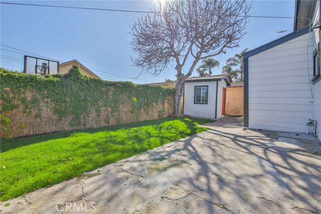 Los Angeles, California, 90044, United States, 3 Bedrooms Bedrooms, ,2 BathroomsBathrooms,Residential,For Sale,1887629