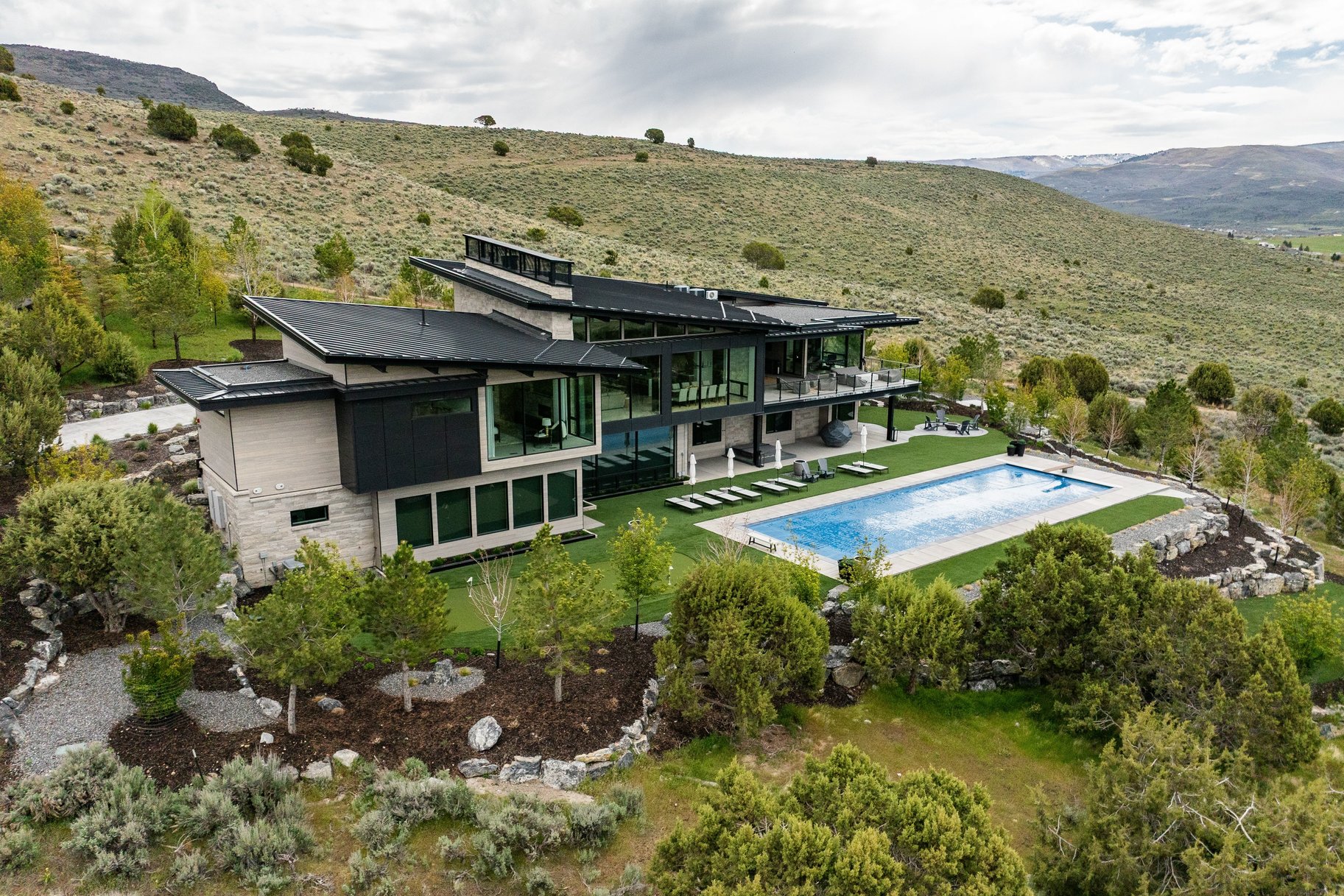  Luxury Lives Here  Architectural Masterpiece with Unmatched Privacy & Views - 物件實景