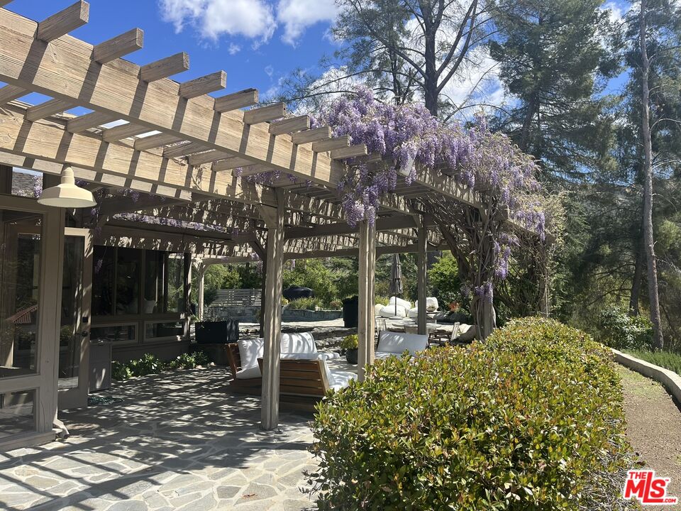 Calabasas, California, 91302, United States, 3 Bedrooms Bedrooms, ,2 BathroomsBathrooms,Residential,For Sale,1723181