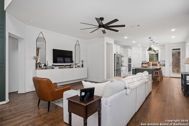San Antonio, Texas, 78254, United States, 5 Bedrooms Bedrooms, ,3 BathroomsBathrooms,Residential,For Sale,1935697