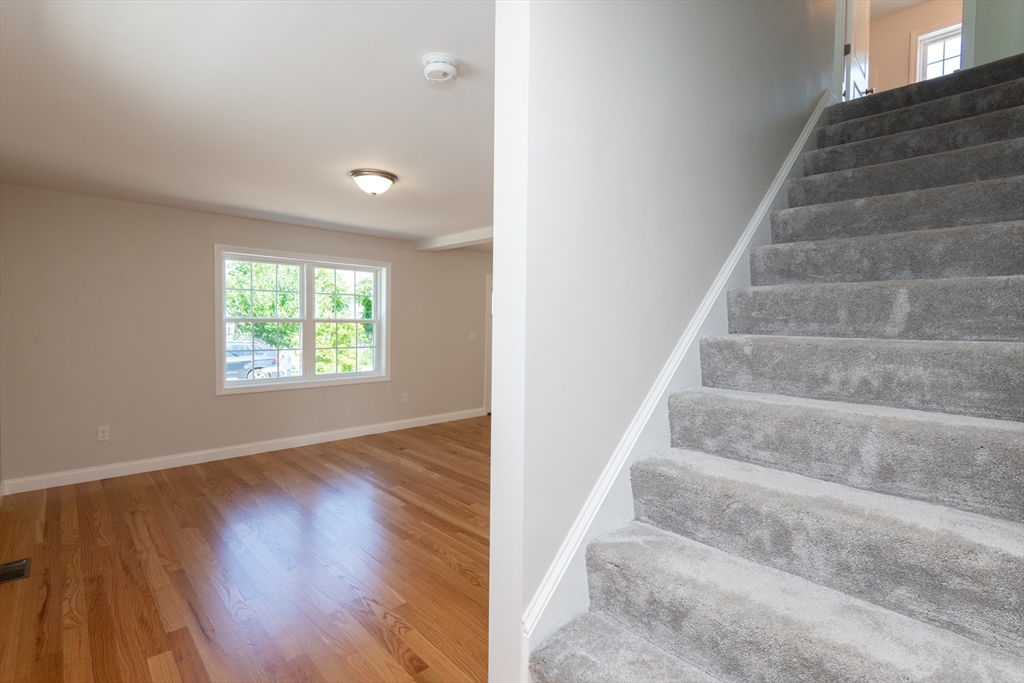 Lynn, Massachusetts, 01905, United States, 3 Bedrooms Bedrooms, ,2 BathroomsBathrooms,Residential,For Sale,1909147