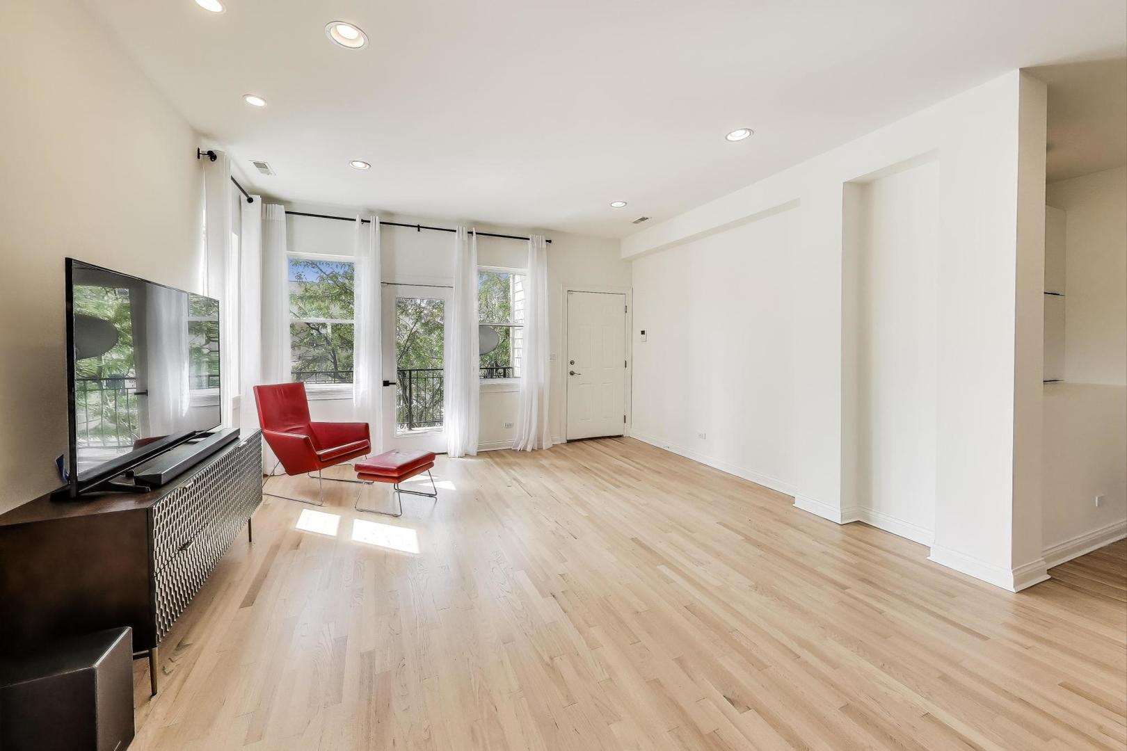 Chicago, Illinois, 60647, United States, 3 Bedrooms Bedrooms, ,2 BathroomsBathrooms,Residential,For Sale,1957515