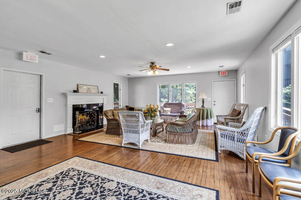 Red Bank, New Jersey, 07701, United States, 3 Bedrooms Bedrooms, ,5 BathroomsBathrooms,Residential,For Sale,1938827