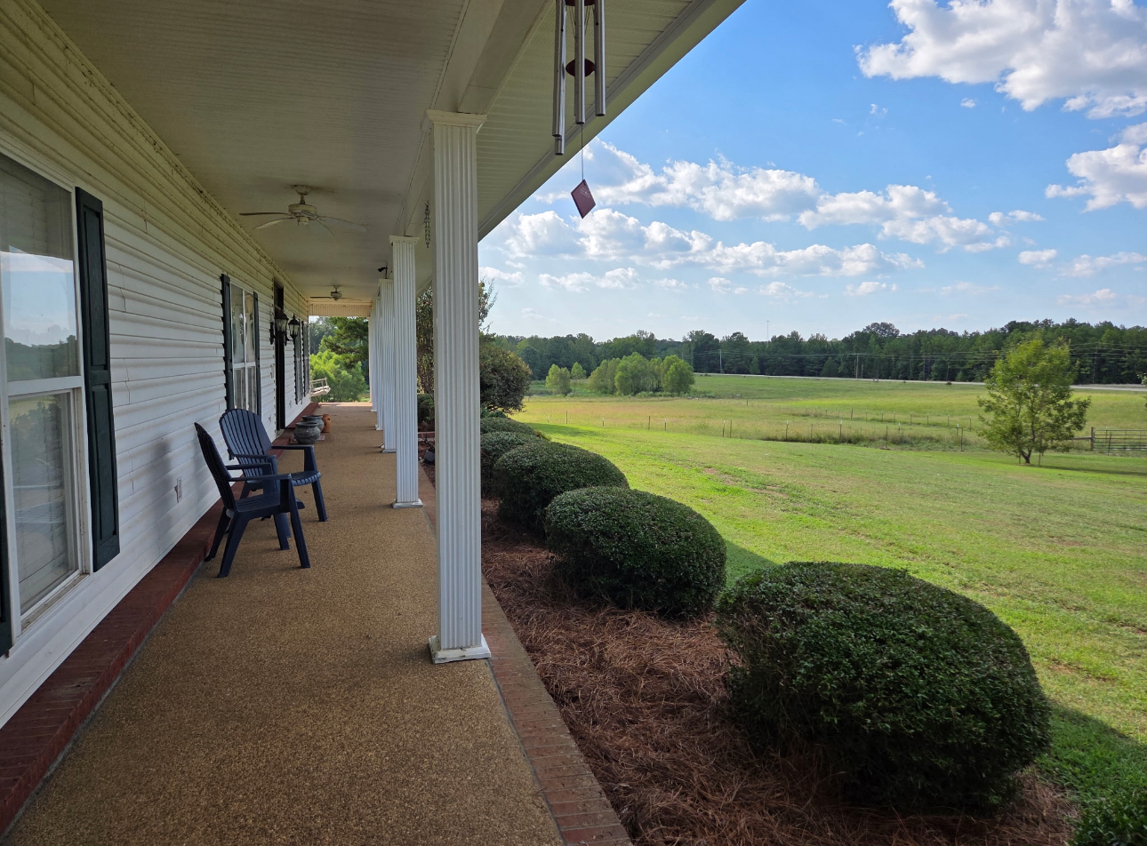 Algoma, Mississippi, 38863, United States, 4 Bedrooms Bedrooms, ,2 BathroomsBathrooms,Residential,For Sale,1928744