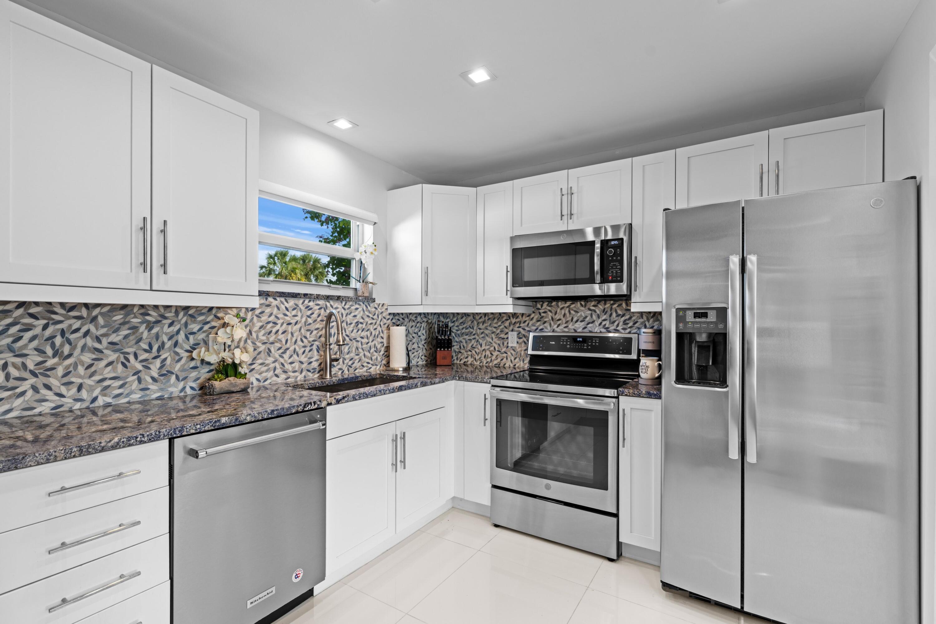  2211 Las Casitas Drive - 物件實景